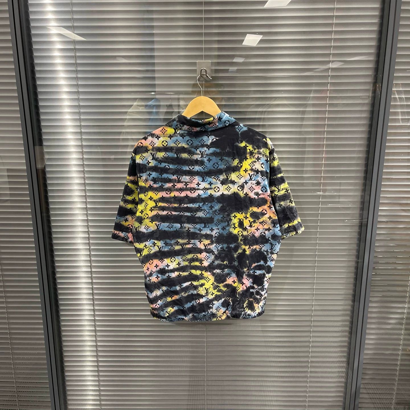 Louis Vuitton LV Monogram Tie-Dye Short Sleeve Shirt M 99new Size US M / EU 48-50 / 2 - 2 Thumbnail