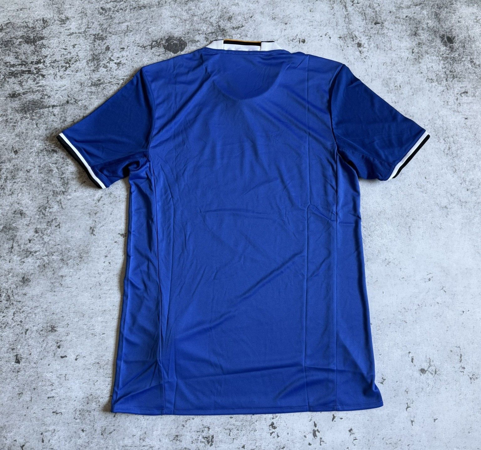 Adidas JUVENTUS 2016 2017 AWAY FOOTBALL SHIRT JERSEY MAGLIA S Size US S / EU 44-46 / 1 - 13 Thumbnail