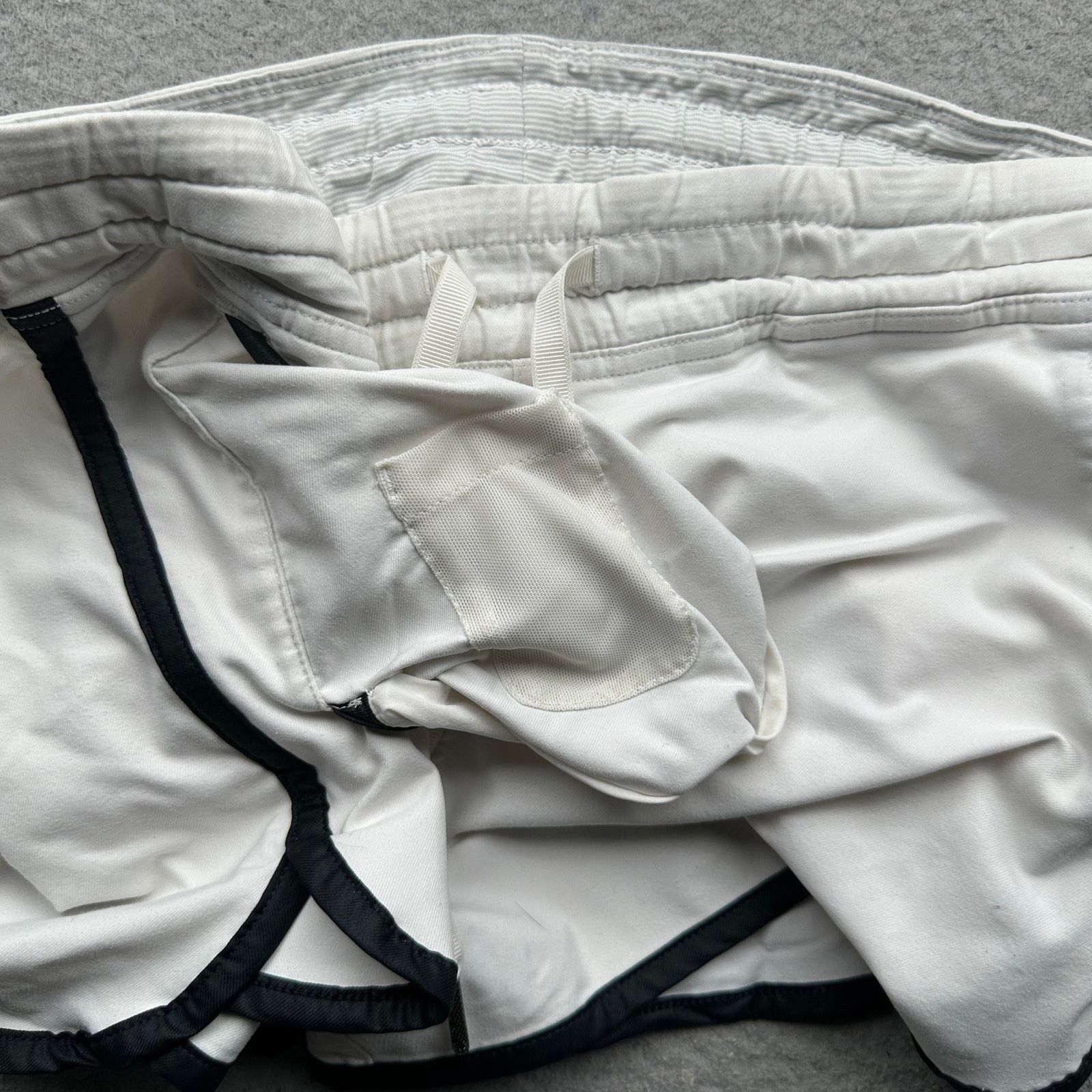 Lululemon Lululemon W7A76S Varsity Shorts Black White Womens Large XL Size 33" - 8 Thumbnail