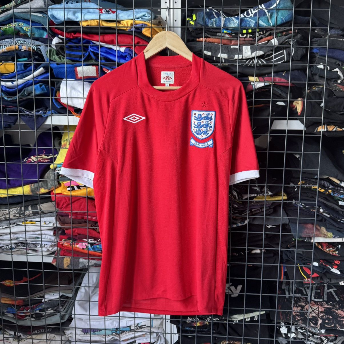 Umbro Umbro England 2010 South Africa Soccer Jersey Size US M / EU 48-50 / 2 - 1 Thumbnail