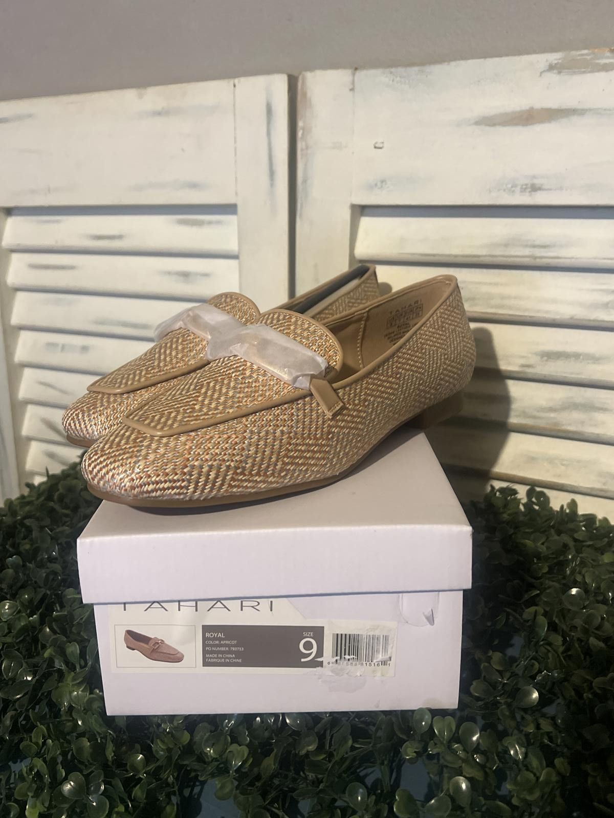 Elie Tahari Tahari Women's Beige Metallic Loafers Size 9 NIB Size US 9 / IT 39 - 3 Thumbnail