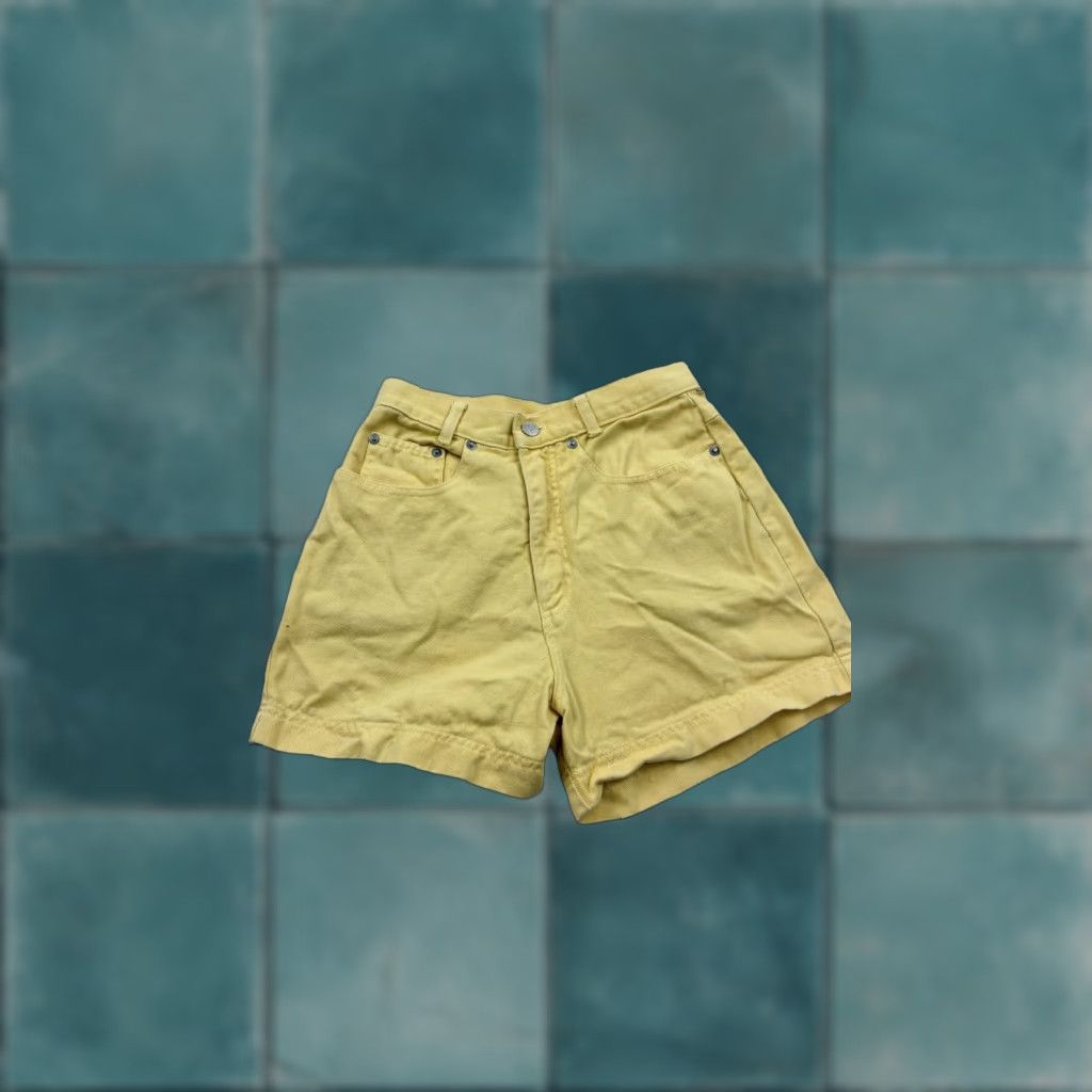Vintage BP Nordstrom Shorts Women 3 Yellow High Rise Denim Cotton 5 Pocket Vintage Size 26" / US 2 / IT 38 - 1 Thumbnail