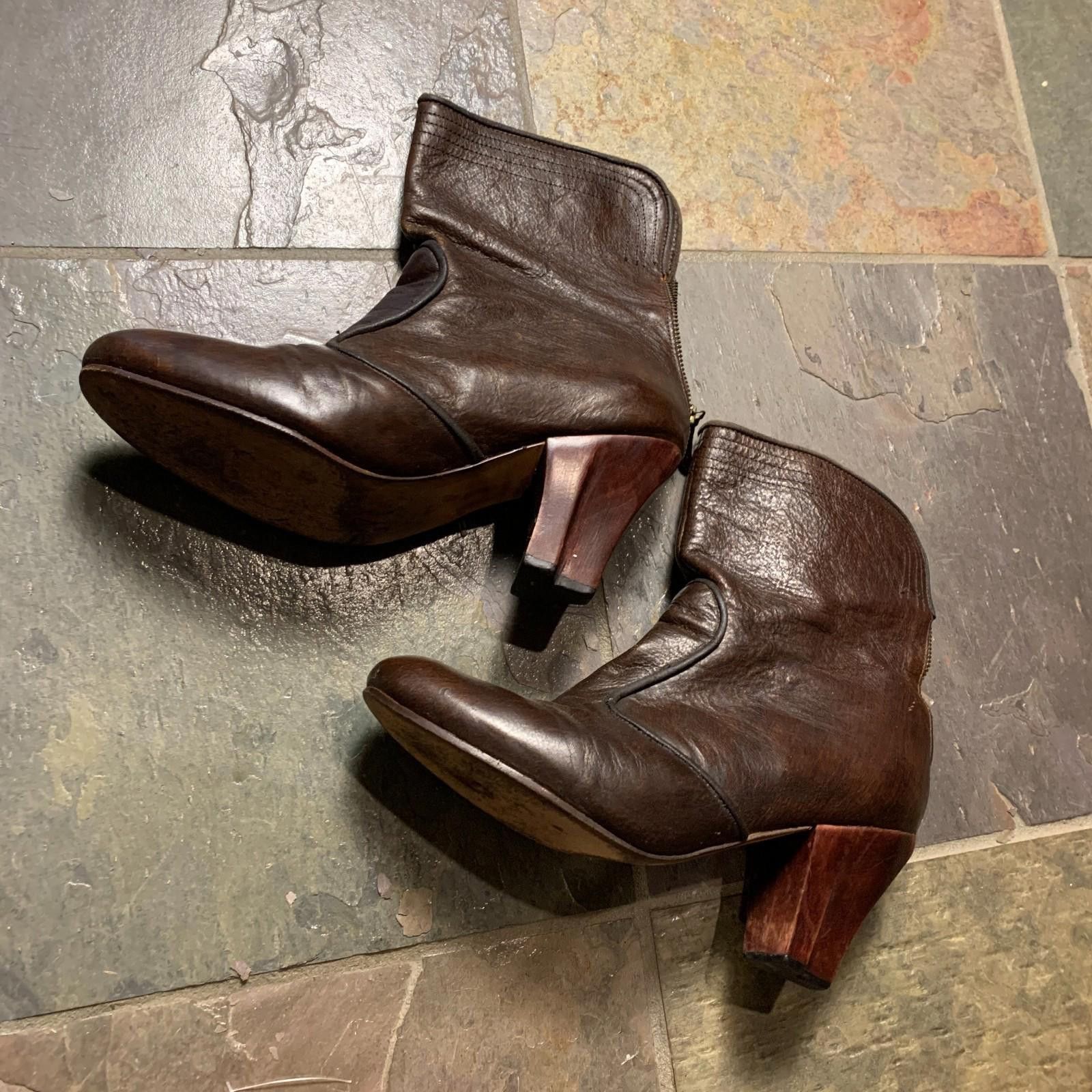 Designer CALLEEN CORDERO Ankle Boot Dk Brown Wood Heel Size 7.5 G109 Size US 7.5 / IT 37.5 - 3 Thumbnail