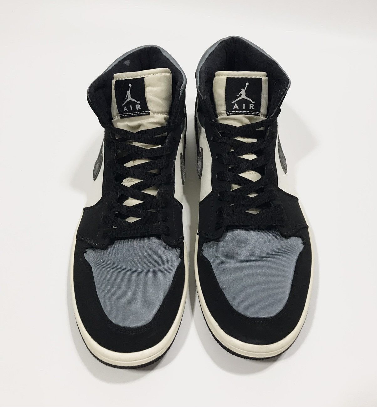 Jordan Brand Air Jordan 1 Mid Satin Grey Toe Men's US11 Black Size US 11 / EU 44 - 3 Thumbnail