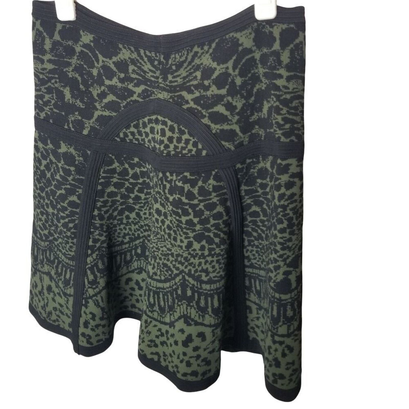 Diane von Furstenberg DVF Diane Von Furstenberg Animal Print Mini Skirt Preppy XS Size 26" / US 2 / IT 38 - 5 Thumbnail