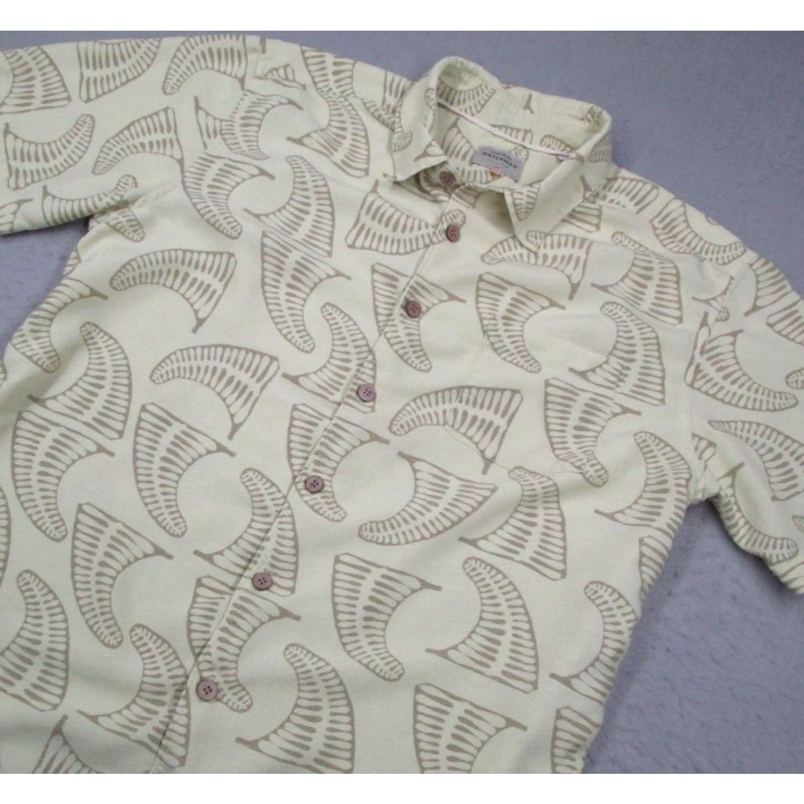 Quiksilver Quiksilver Waterman Shirt Men XL Green Button-Up Hawaiian Fins Floral Short Sleeve Comfort Fit Button Up Shirt Size US XL / EU 56 / 4 - 2 Thumbnail