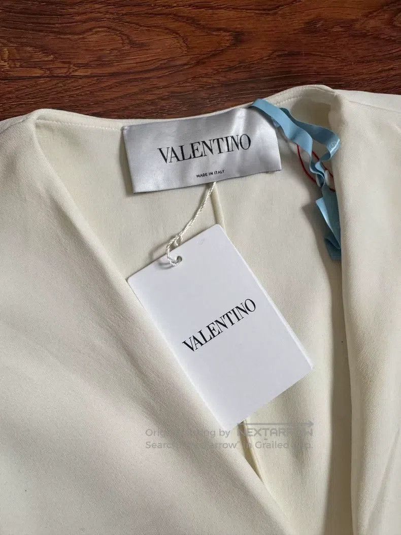 Valentino Valentino Classic V-neck dress Size M / US 6-8 / IT 42-44 - 2 Thumbnail