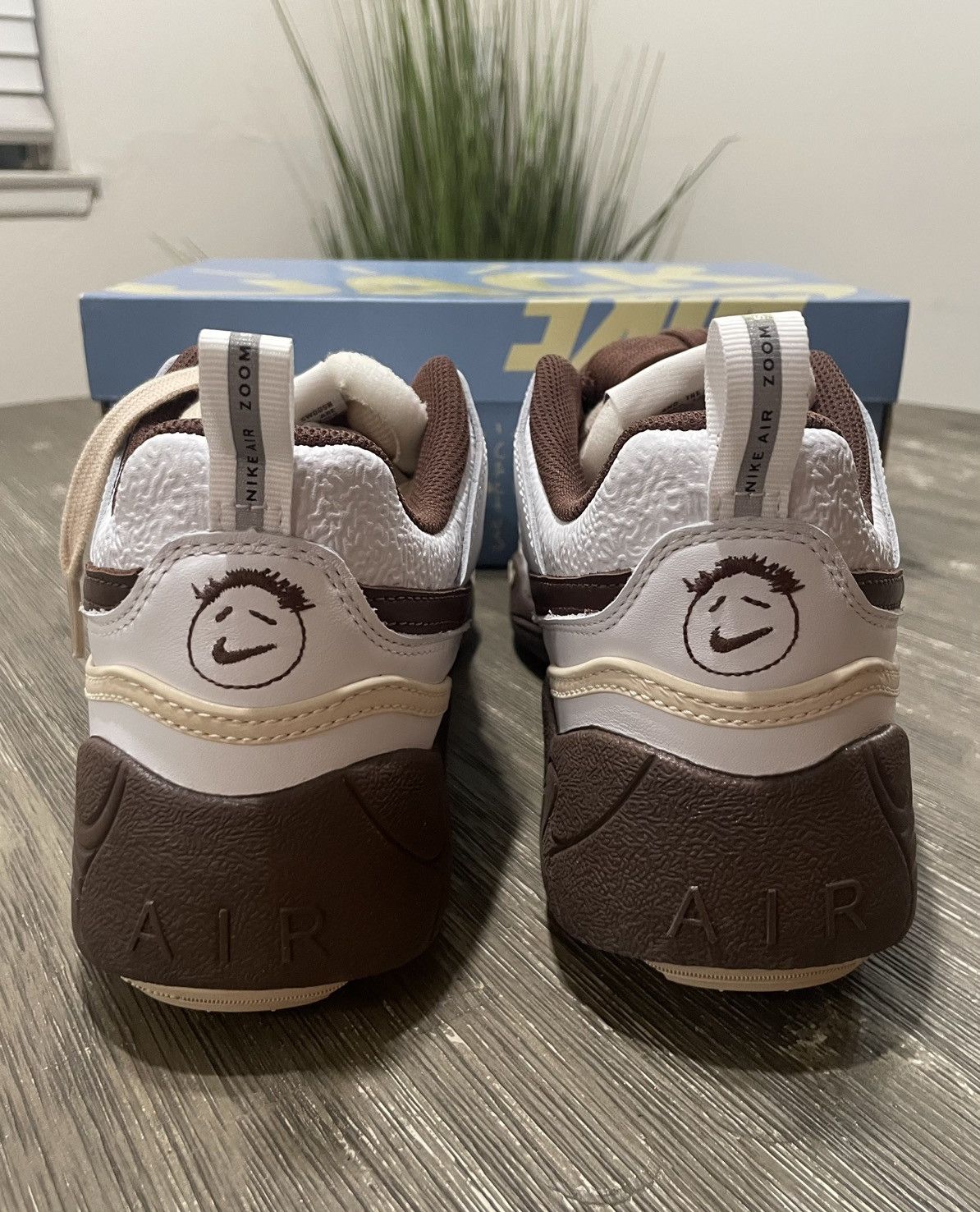 Nike × Travis Scott Size 9.5 Nike Travis Scott x Zoom Field Jaxx Light Chocolate Size US 9.5 / EU 42-43 - 3 Thumbnail