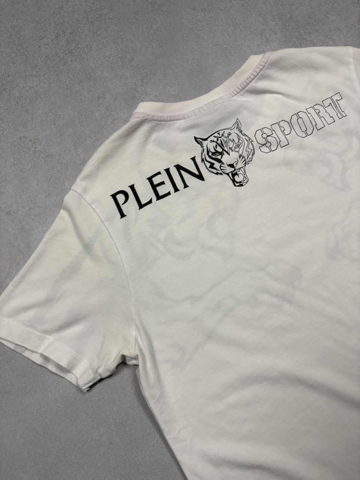 Philipp Plein Philipp Plein Sport White Twin Tiger Graphic AOP T-Shirt Y2K Size US S / EU 44-46 / 1 - 16 Thumbnail