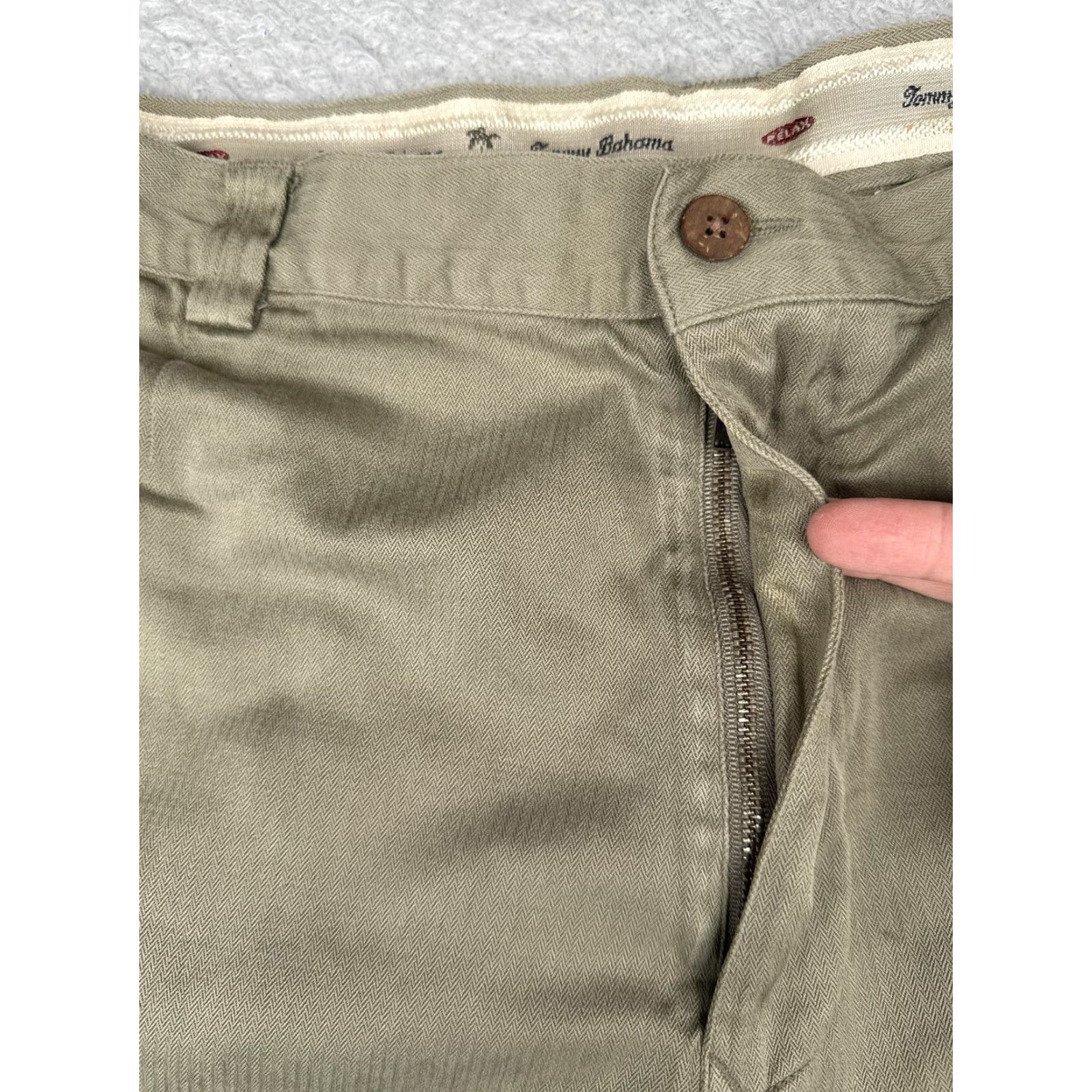 Tommy Bahama Tommy Bahama Shorts Mens 38 Olive Green Silk Cotton Cargo Pockets Chino Zip Fly Size US 38 / EU 54 - 6 Thumbnail