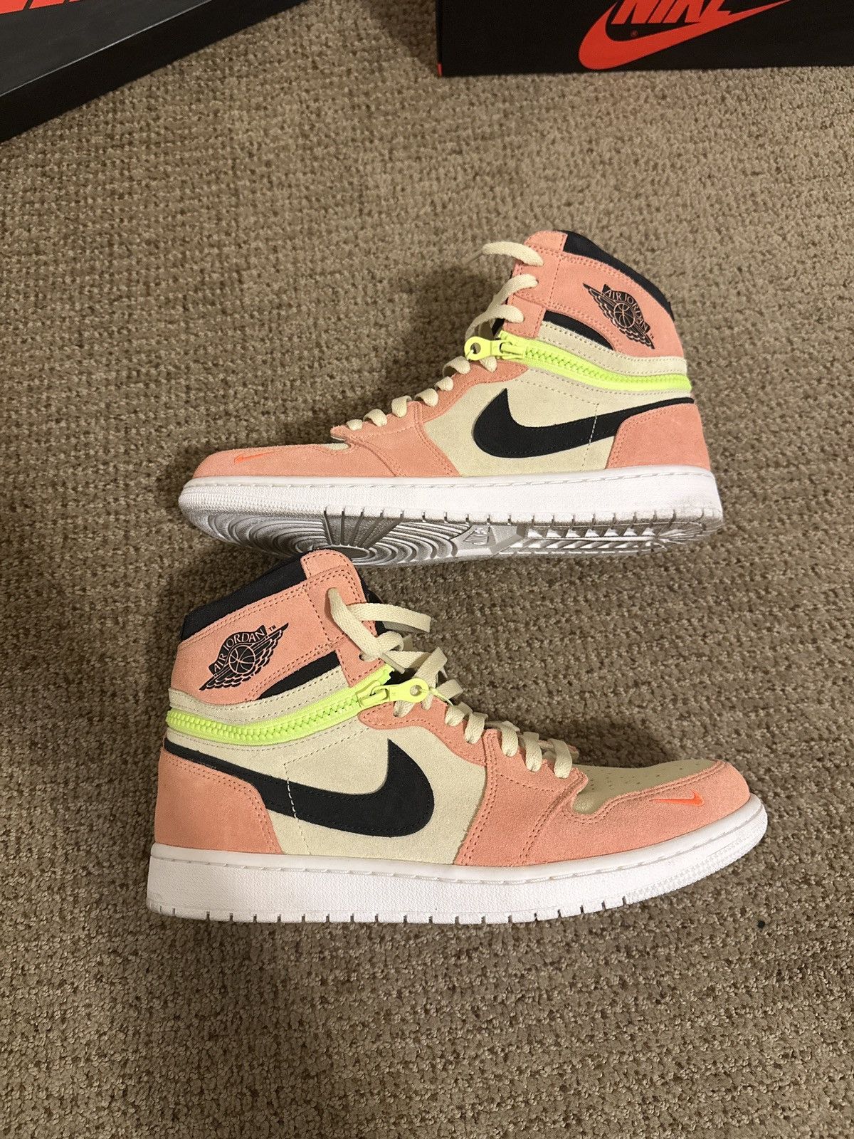 Nike Jordan 1 High Switch Size US 10.5 / EU 43-44 - 1 Thumbnail