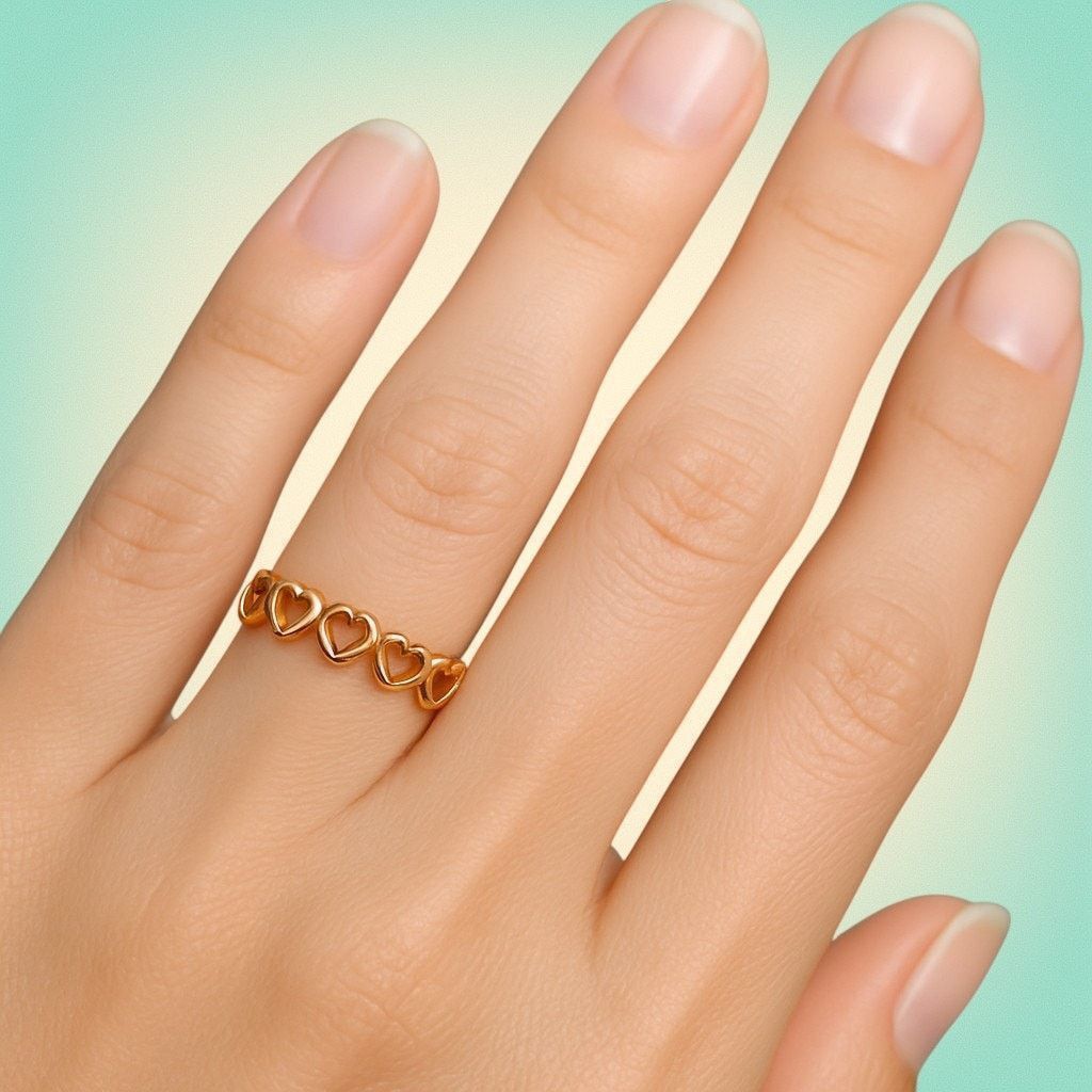 Vintage Vintage Heart Band Ring Interlocking Gold Tone Design Size 8 Size ONE SIZE - 1 Thumbnail