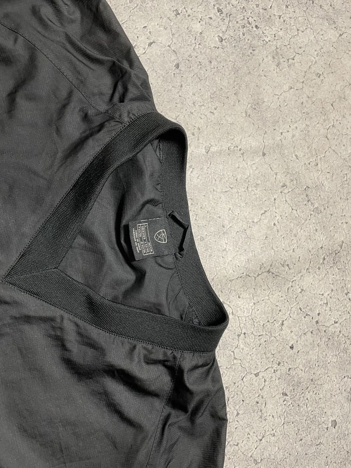 Nike Vintage Nylon Jacket Sweatshirt Nike Y2K Drill Swoosh Size US L / EU 52-54 / 3 - 6 Thumbnail