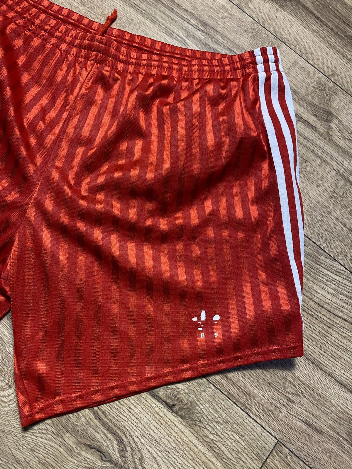 Adidas Vintage Adidas Football Shorts Red Shadow Stripe 80s 90s M Size US 32 / EU 48 - 2 Thumbnail