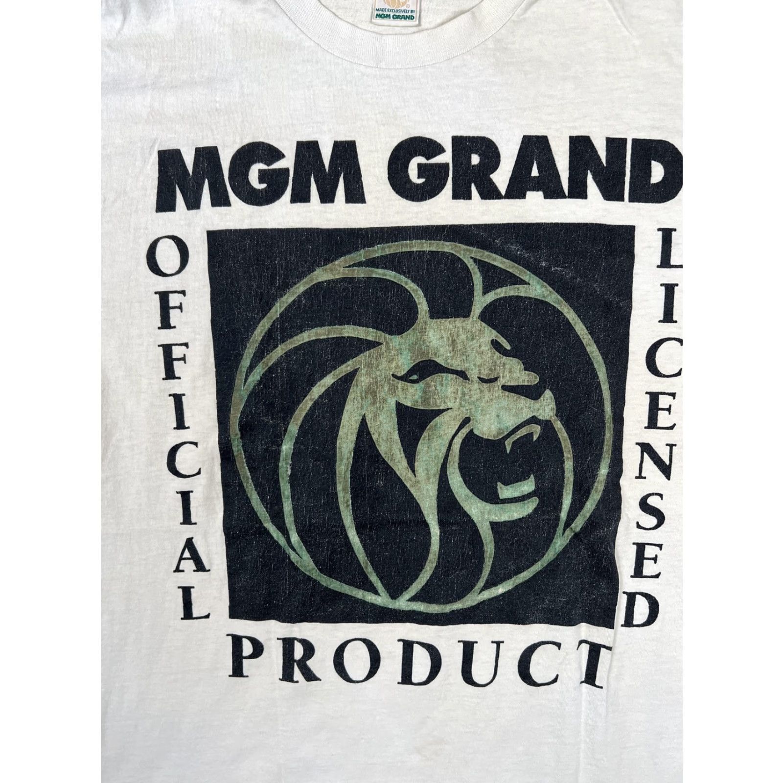 Vintage VINTAGE MGM GRAND T-Shirt Mens XL White Official Licensed Product Las Vegas 90s Size US XL / EU 56 / 4 - 2 Thumbnail