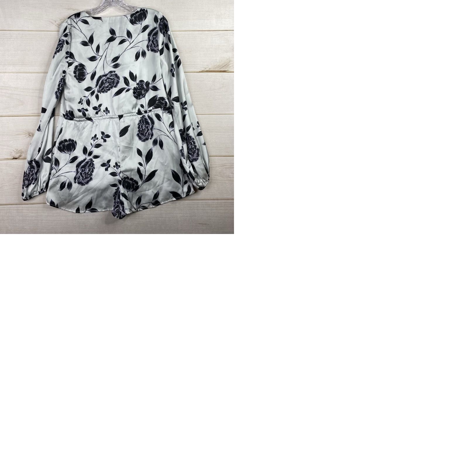 Show Me Your MuMu VINTAGE Show Me Your MuMu Romper Shirt Womens XS Silver Satin Floral Long Sleeve V Neck Bohemian 90s Theme Girls/Adults? Size XS / US 0-2 / IT 36-38 - 9 Thumbnail