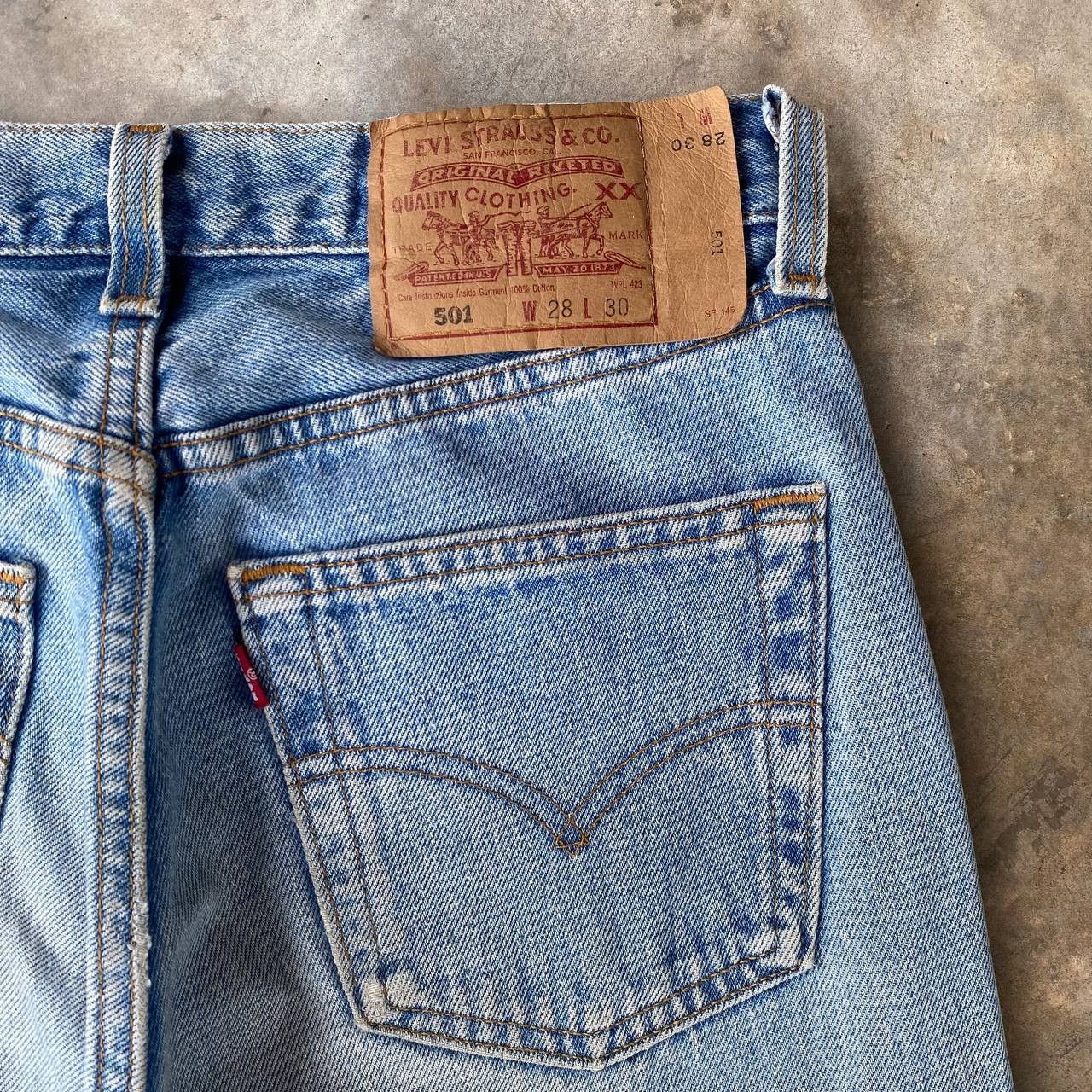 Levi's Vintage Clothing VINTAGE 90S LEVIS 501 WOMEN BLUE STONEWASH GRUNGE DENIM Size 28" / US 6 / IT 42 - 8 Thumbnail