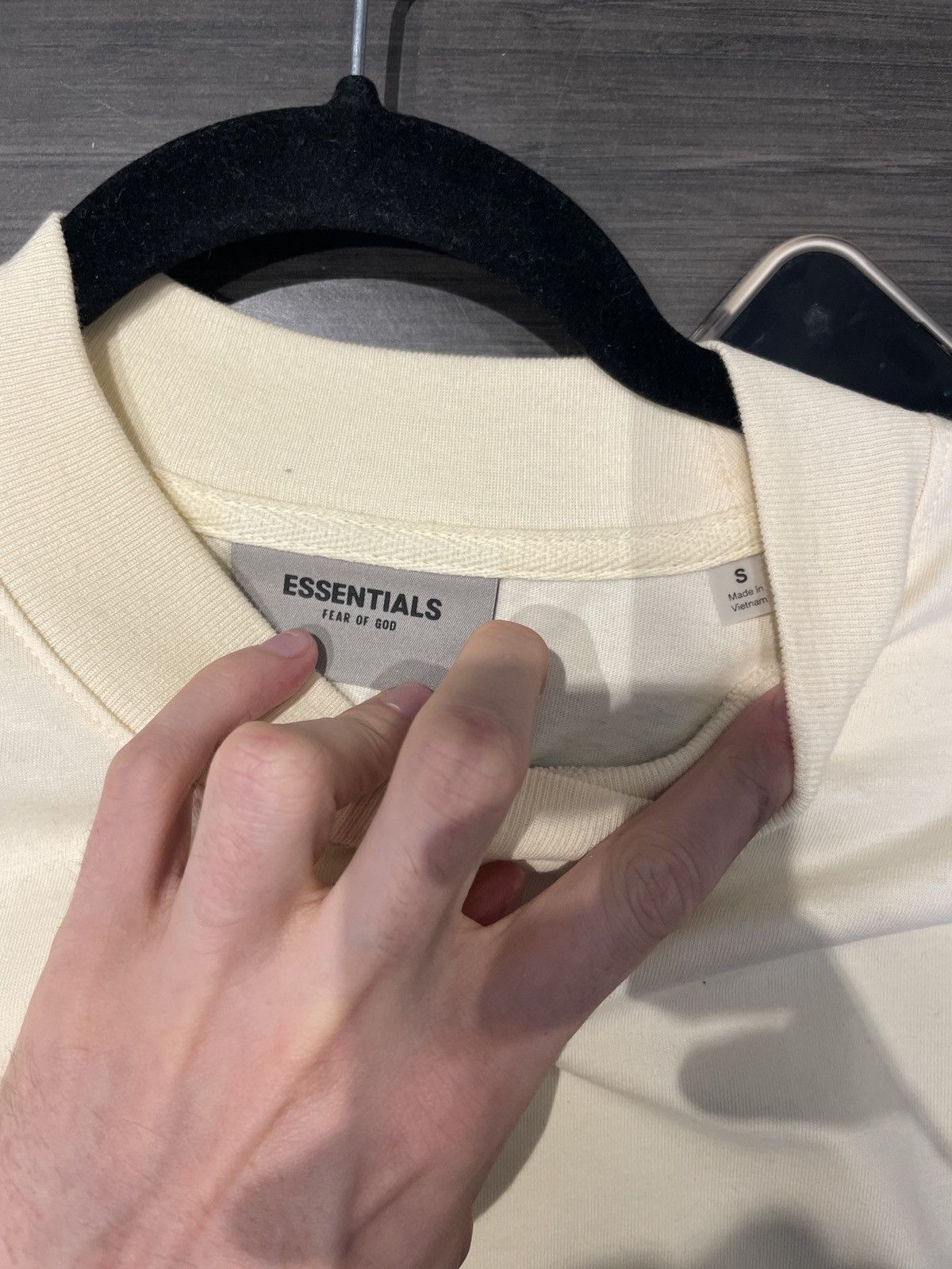Essentials Fear of God Essentials Back Logo Long Sleeve Cream Small Size US S / EU 44-46 / 1 - 3 Thumbnail