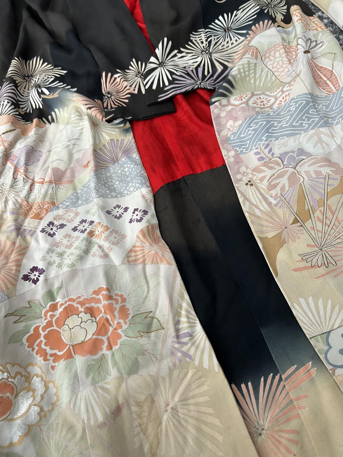 Unknown London Vintage 80s Silk Kimono w/ Fan & Floral Motifs + Red Lining Size ONE SIZE - 3 Thumbnail