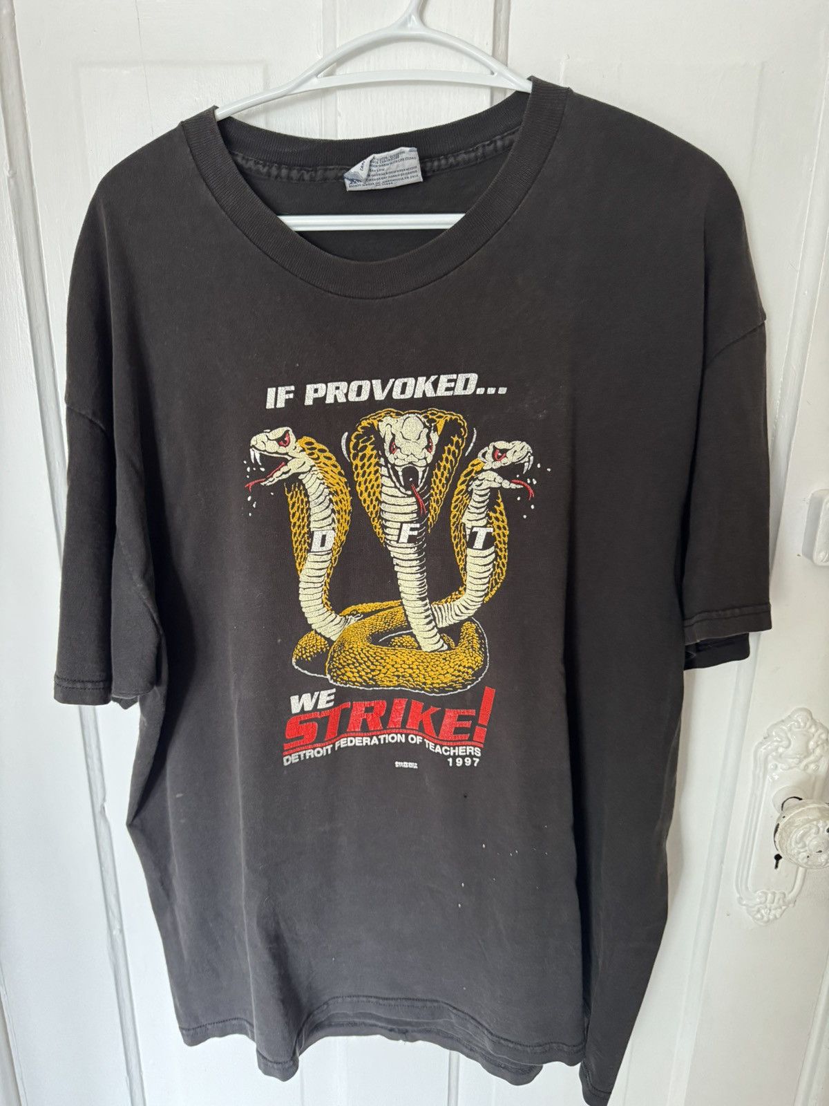Vintage Vintage 1997 Detroit Federation of Teachers Strike Tee Size US XL / EU 56 / 4 - 1 Thumbnail