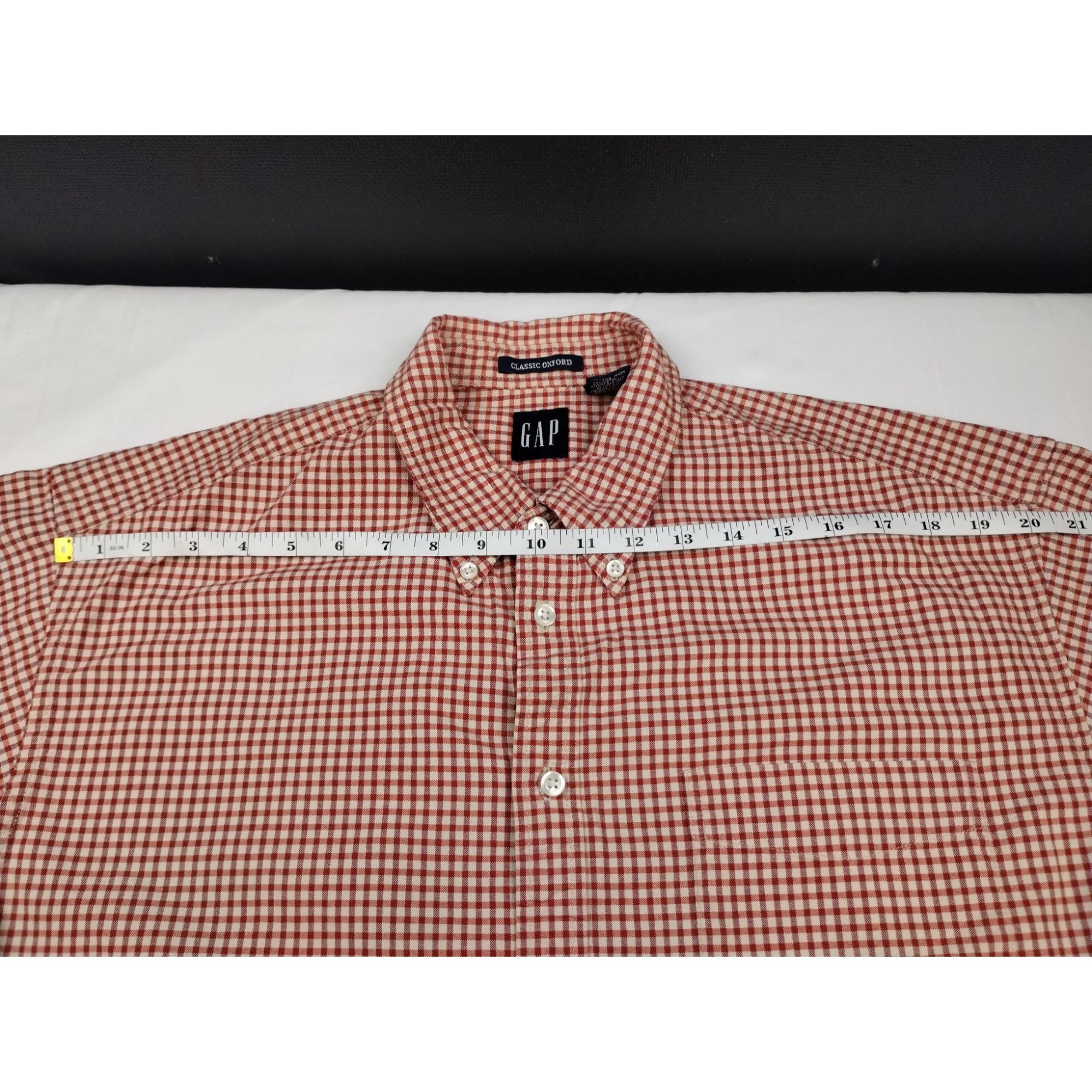 Gap Gap Men's Red Classic Oxford Shirt/Button Size L SKU 3989 Size US L / EU 52-54 / 3 - 6 Thumbnail