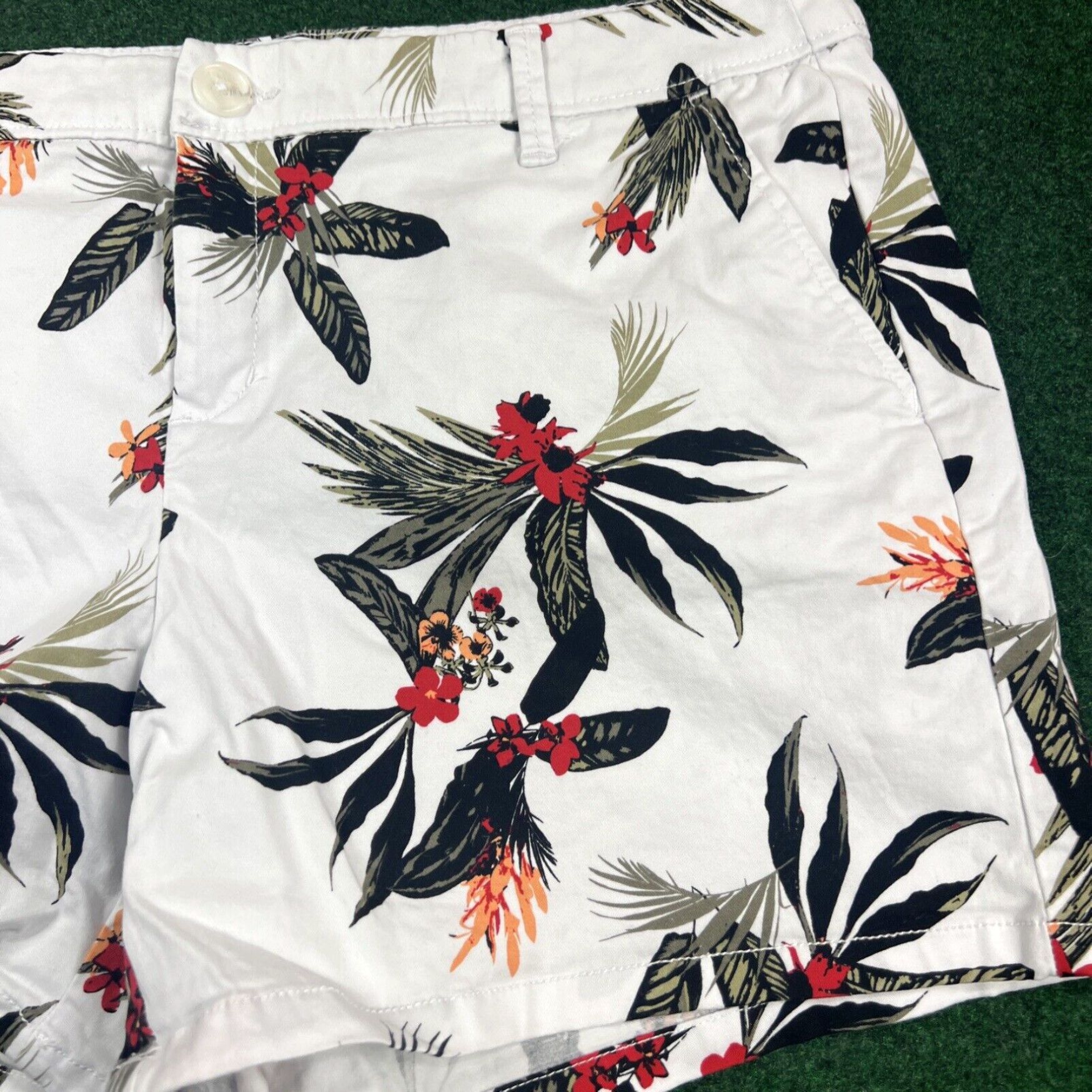Vintage Liz Claiborne Flower Print Shorts Size 14 Measures 35X5.5 Inches Size 36" / US 14 / IT 50 - 3 Thumbnail