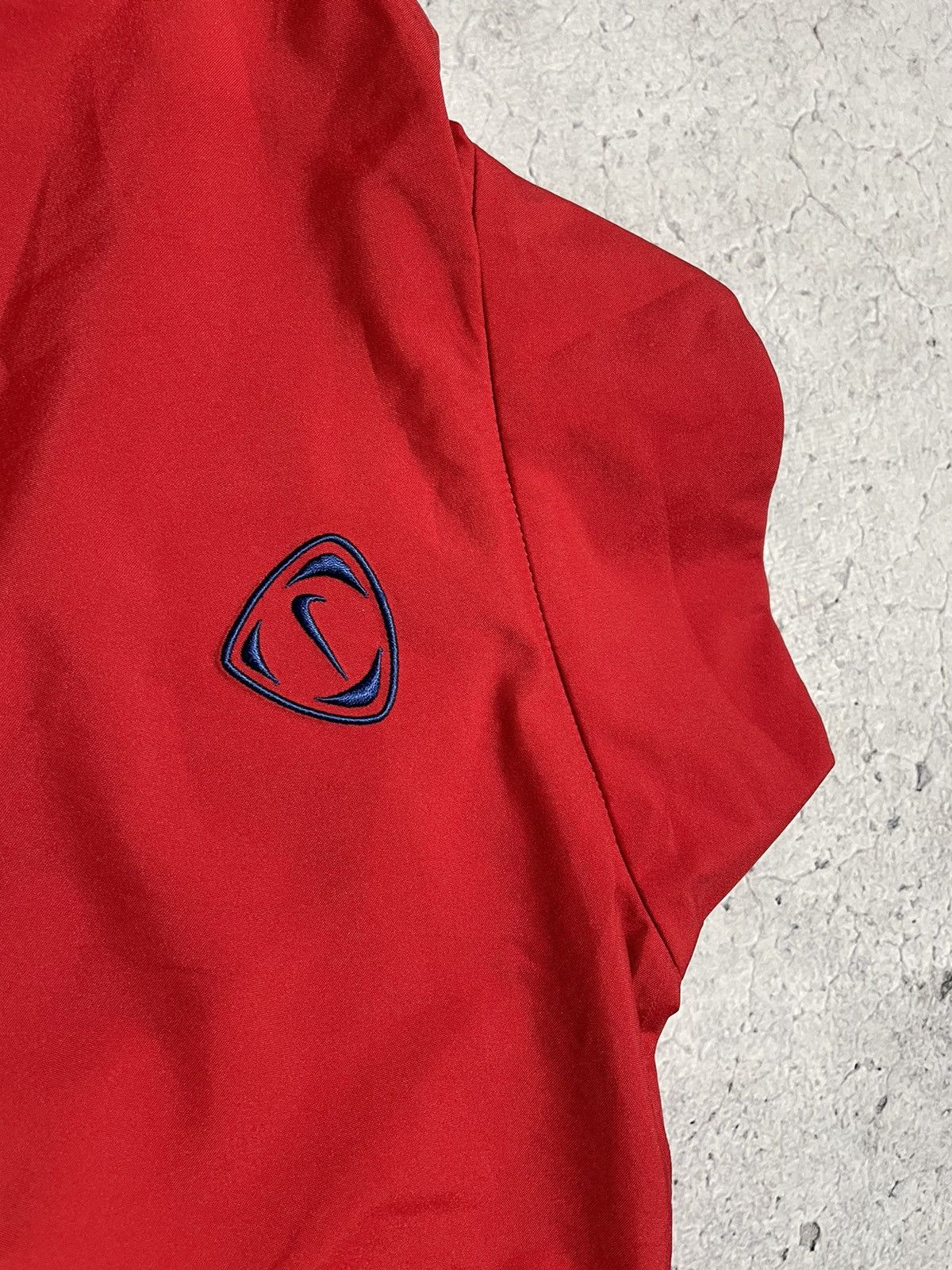 Nike × Vintage Vintage Nylon Windbreaker Jacket Y2K Nike Manchester United Size US S / EU 44-46 / 1 - 15 Thumbnail