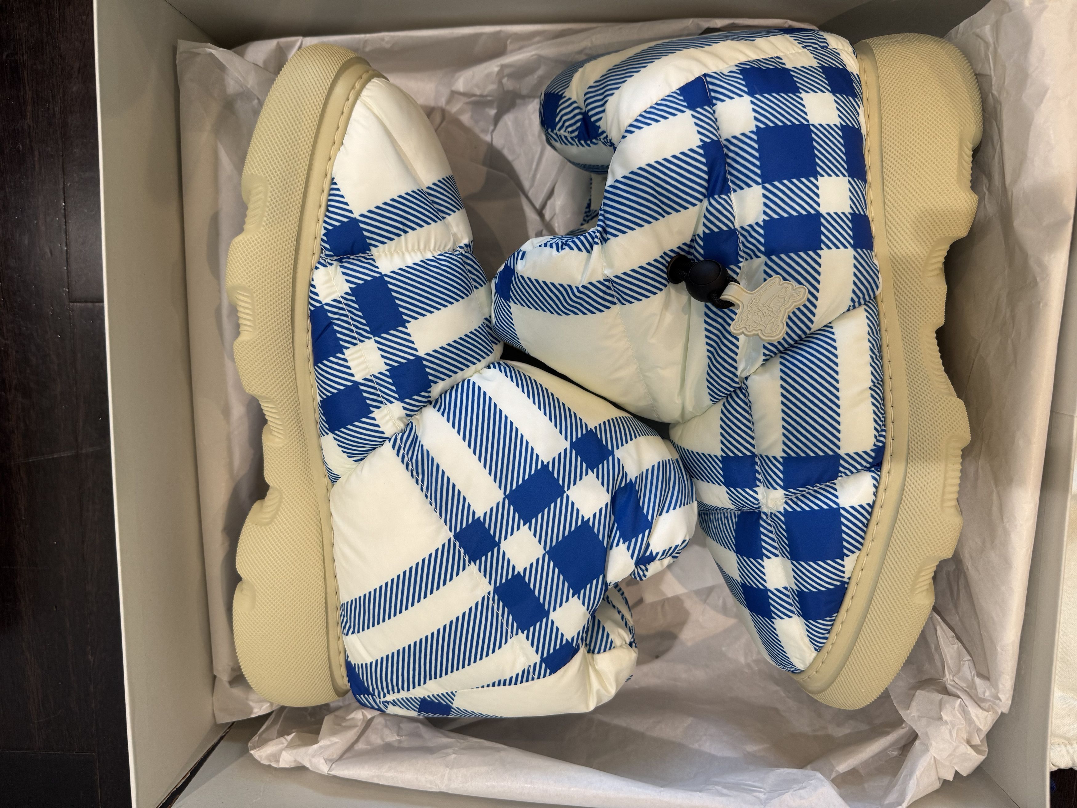 Burberry Burberry Pillow Boot Size 11 US 44 EU Size US 11 / EU 44 - 1 Thumbnail