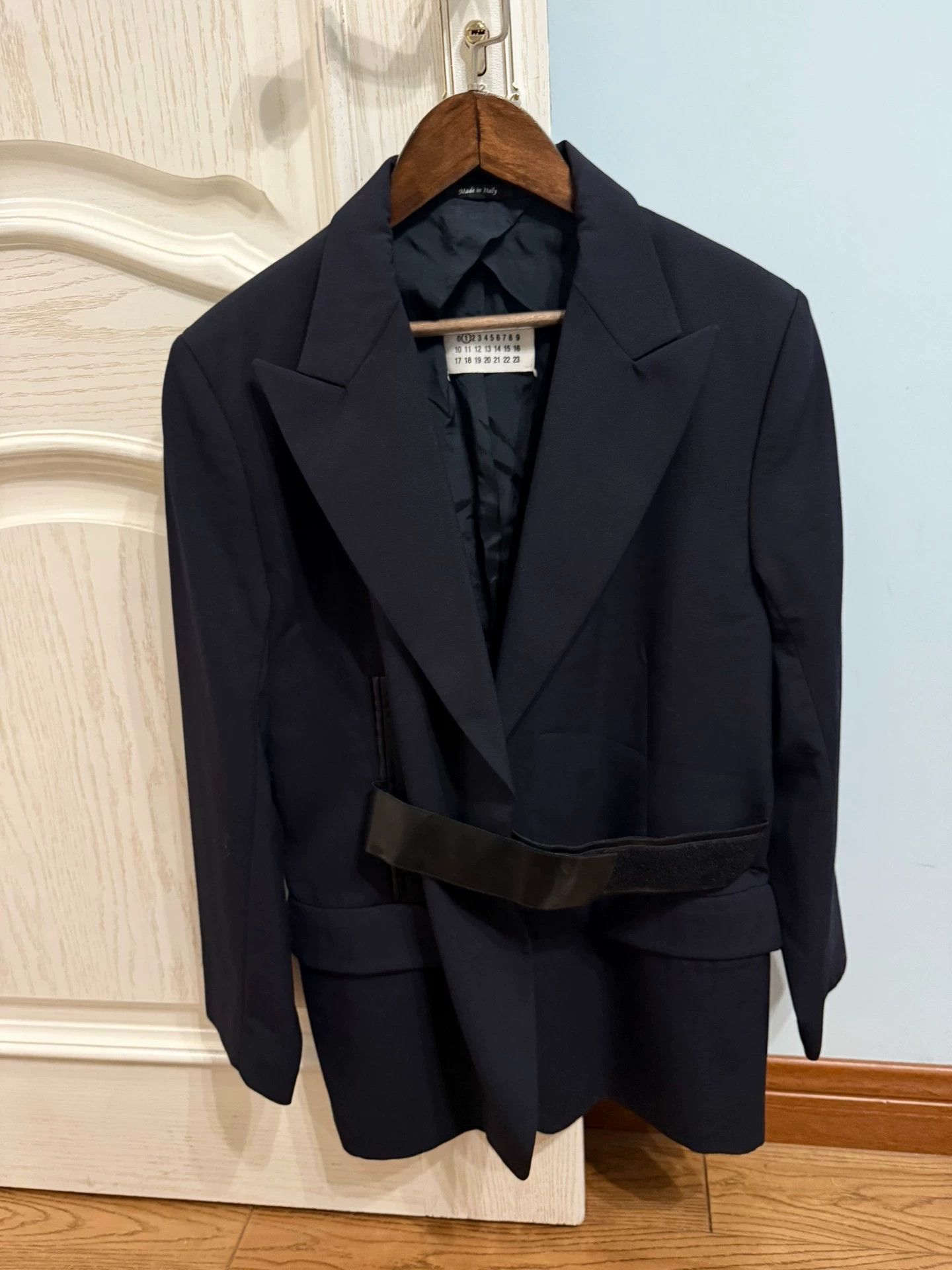 Maison Margiela Maison Margiela Women's Blazer with Velcro Belt Size S / US 4 / IT 40 - 4 Thumbnail