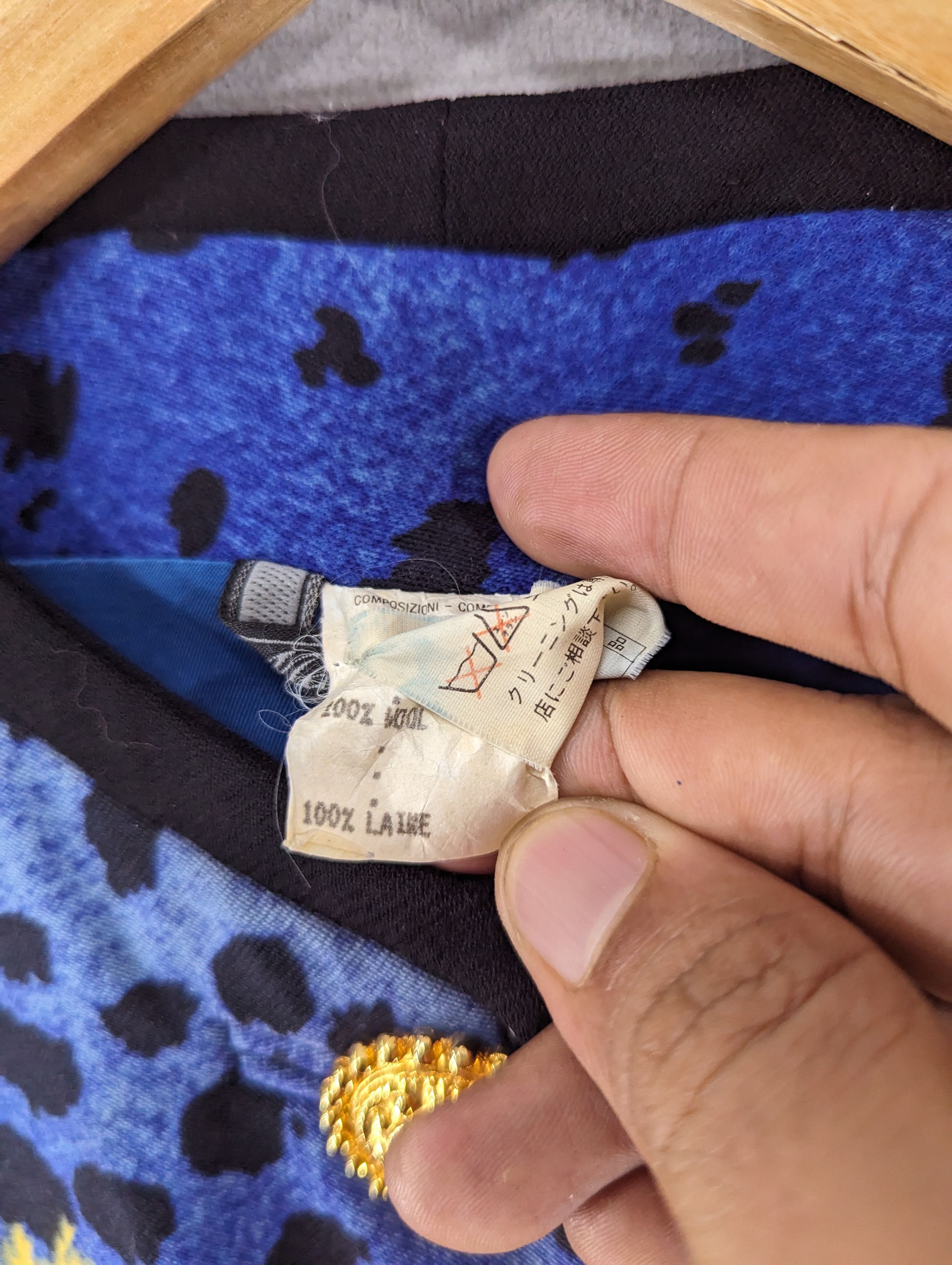 Versace Vintage 90s Gianni Versace Blue Baroque Leopard Print Jacket Size XS / US 0-2 / IT 36-38 - 13 Thumbnail
