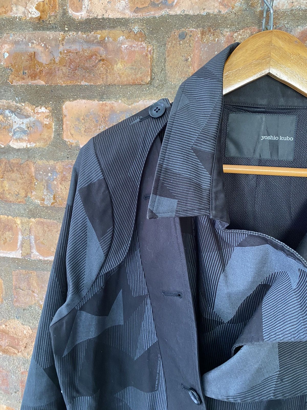 Japanese Brand × Yasuyuki Ishii × Yoshio Kubo 2000s Gradient triangle Camo asymmetrical Jacket Size US M / EU 48-50 / 2 - 14 Thumbnail