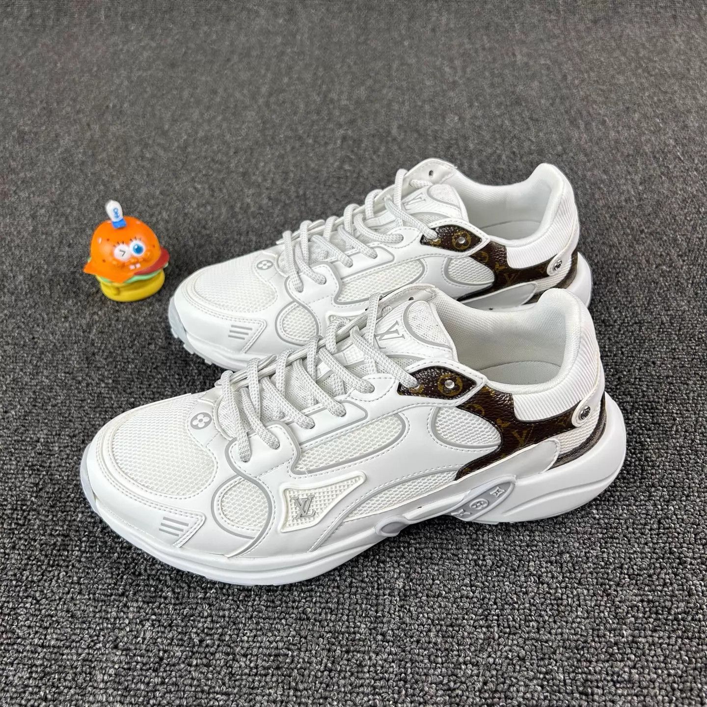 Louis Vuitton LV White Monogram Sneakers Worn Twice Size 37 HB6660 Size US 6.5 / IT 36.5 - 1 Thumbnail