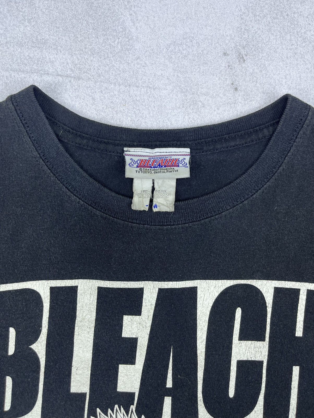 Bleach VINTAGE ANIME BLEACH (ICHIGO KUROSAKI) YAGAMI MANGA TEE Size US M / EU 48-50 / 2 - 4 Thumbnail