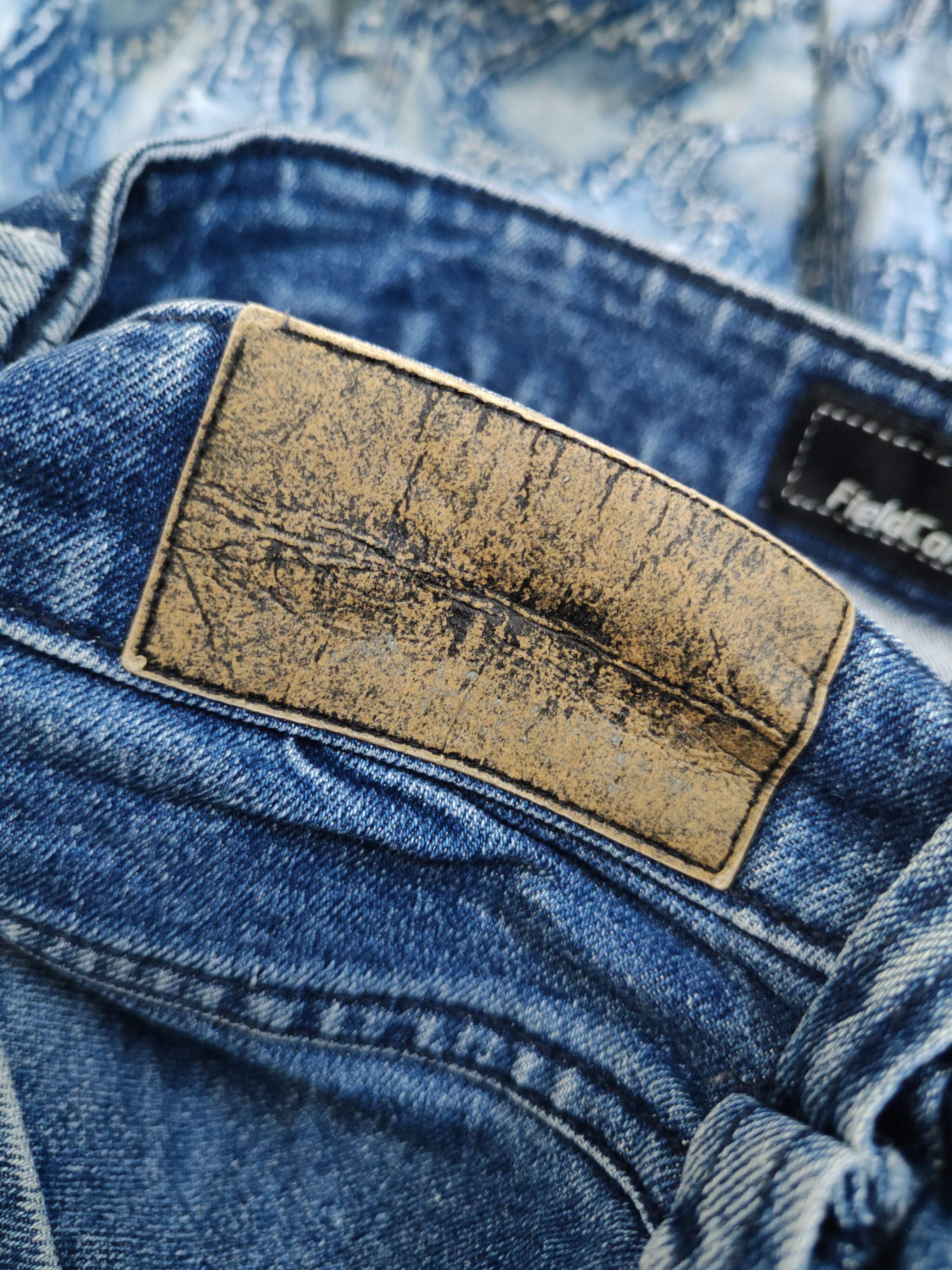 Japanese Brand FieldCore Dark Blue Distressed Ripped denim Jeans #W1960 Size US 32 / EU 48 - 13 Thumbnail