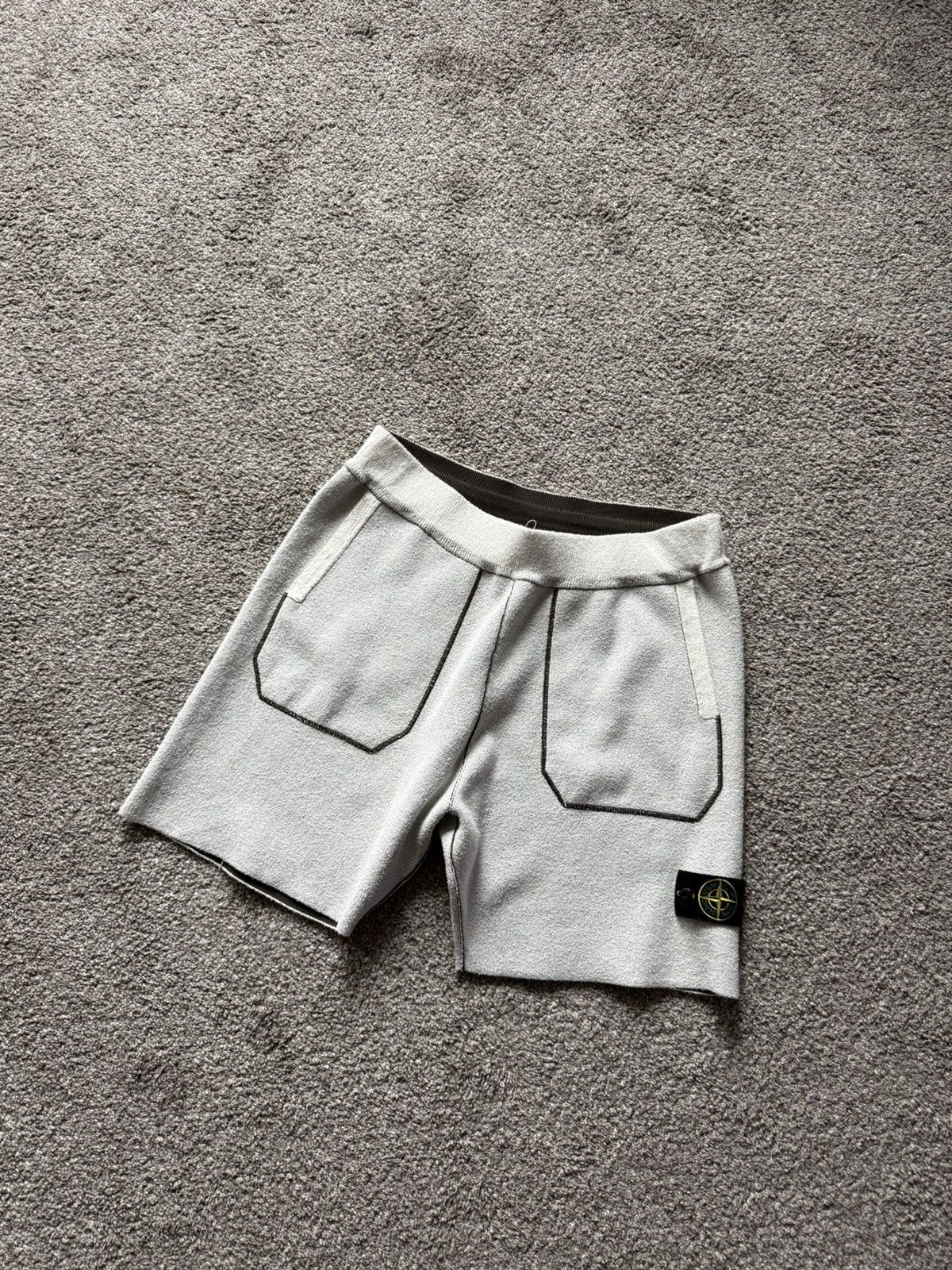 Stone Island Stone Island Sweat Shorts Compass Badge Beige Size L Size US 34 / EU 50 - 1 Thumbnail
