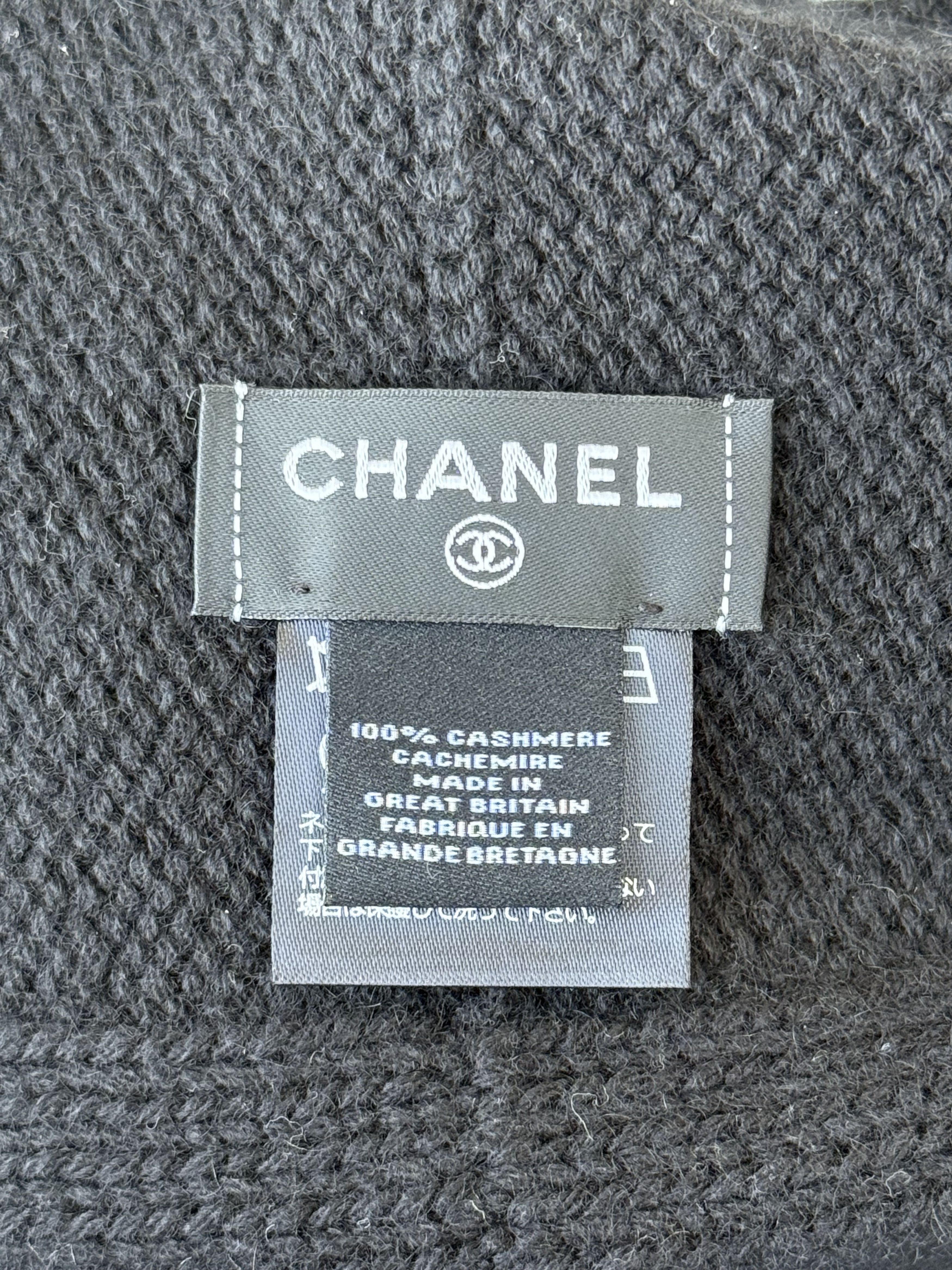 Chanel Chanel Black & White CC Logo Cashmere Beanie Size ONE SIZE - 3 Thumbnail