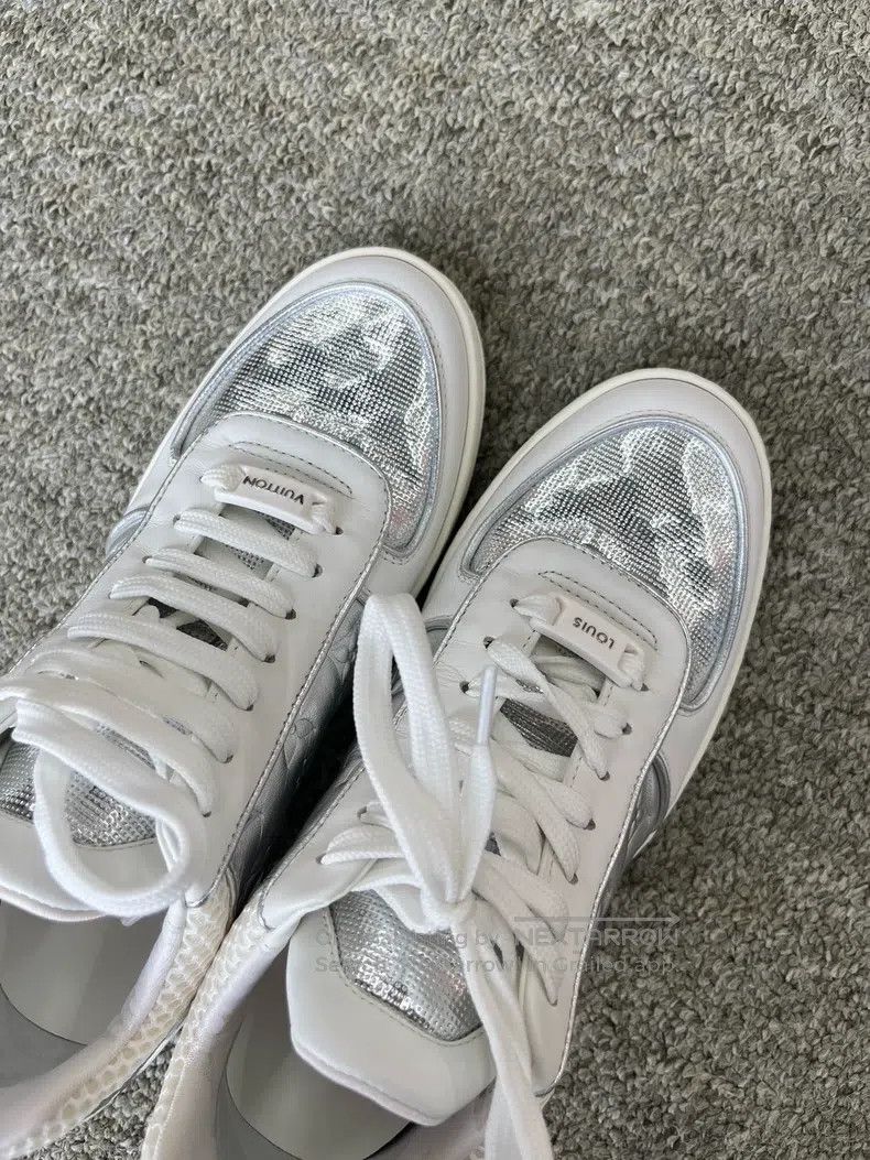 Louis Vuitton Louis Vuitton Silver sequined patchwork print sneakers Size US 5.5 / IT 35.5 - 5 Thumbnail