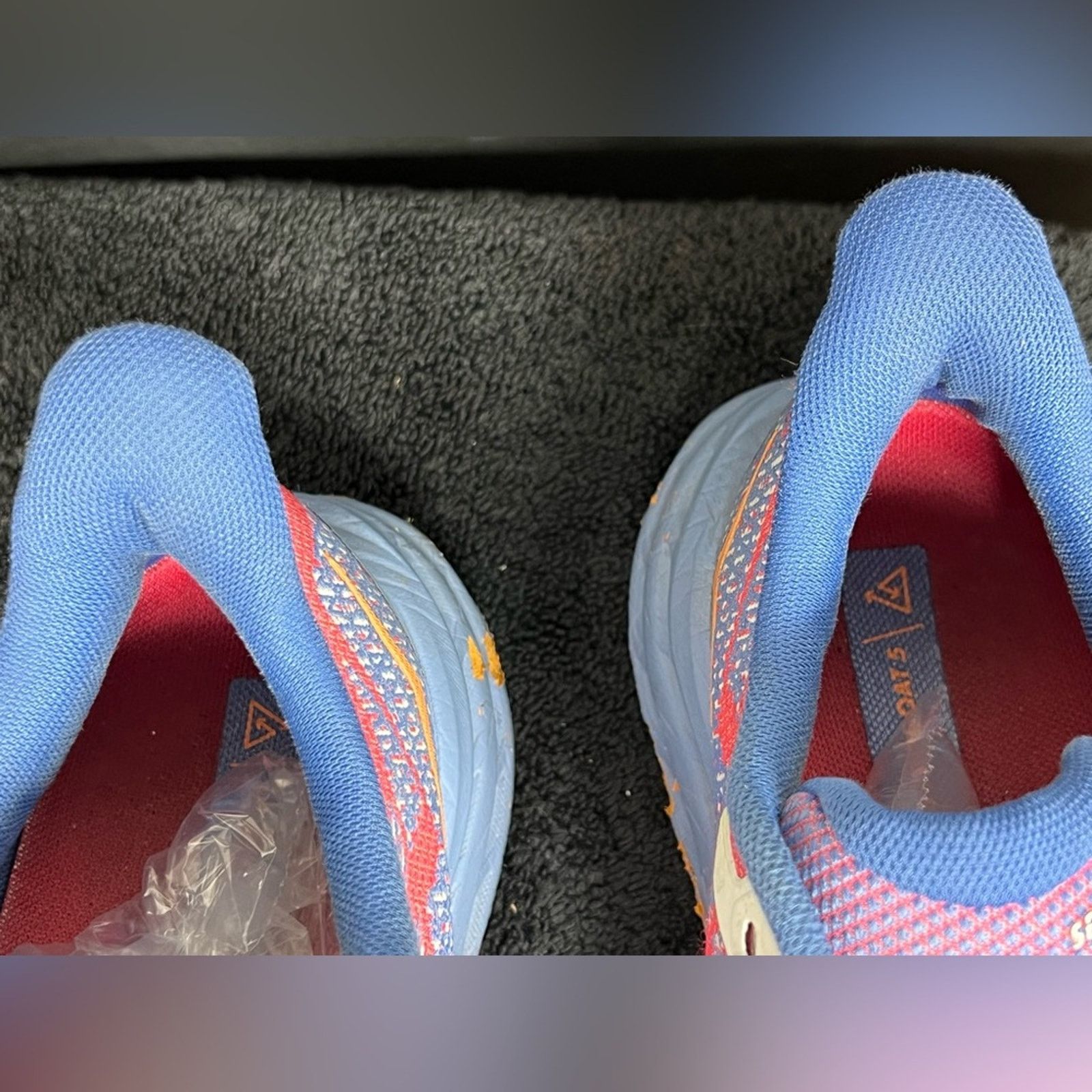 Hoka Hoka One One SpeedGoat 5 Blue Coral Camellia Women Sz 8 6.5Y Size US 8 / IT 38 - 10 Thumbnail