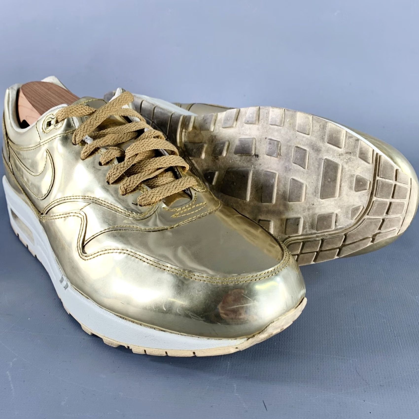 Nike NIKE Sneakers Womens Gold 30th Anniversary Size Metallic Low Top Size XL / US 12-14 / IT 48-50 - 5 Thumbnail