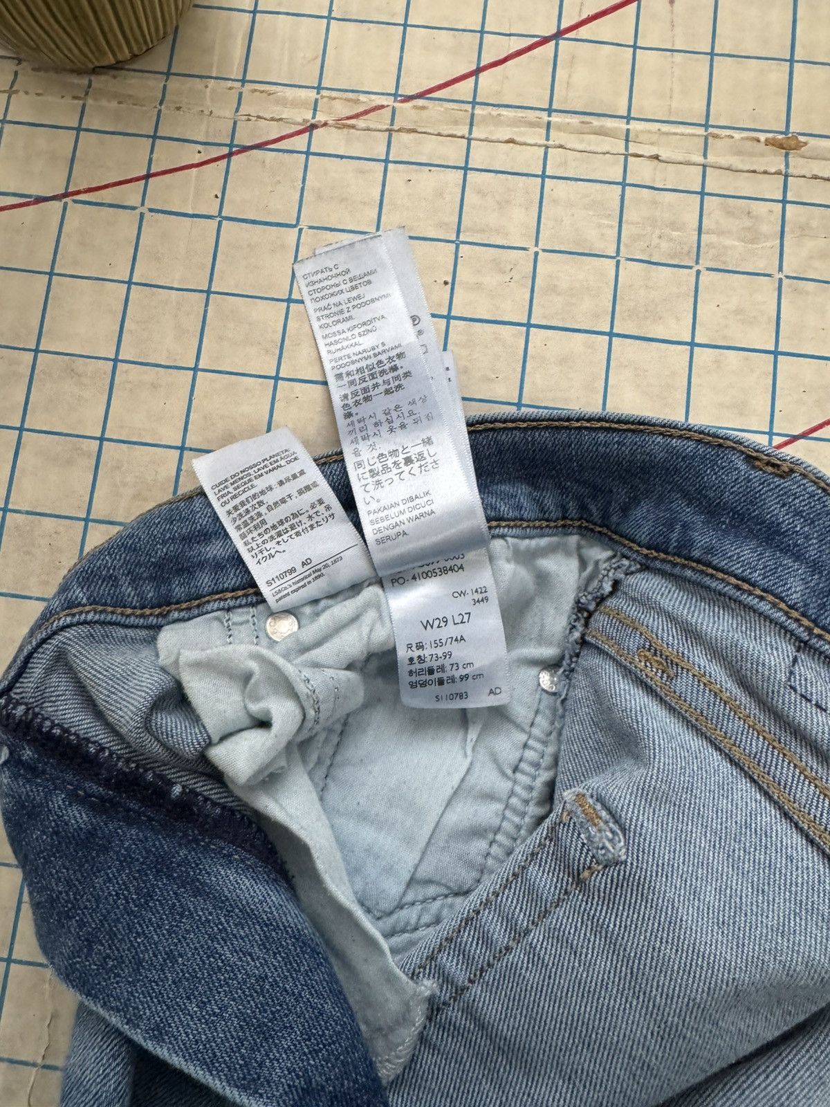 Levi's Levi’s Silver Tab Mom Jeans Women’s Size 29 Light Wash Size 29" - 11 Thumbnail
