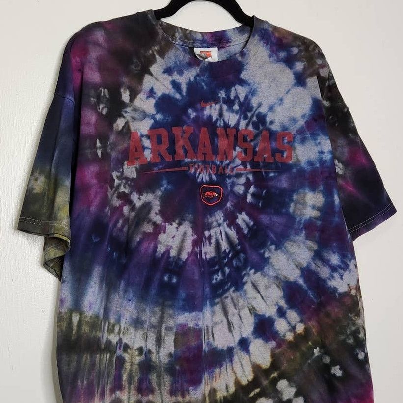 Nike Vintage Nike Arkansas Center Swoosh Custom Tie Dye Grunge Size US XL / EU 56 / 4 - 2 Thumbnail