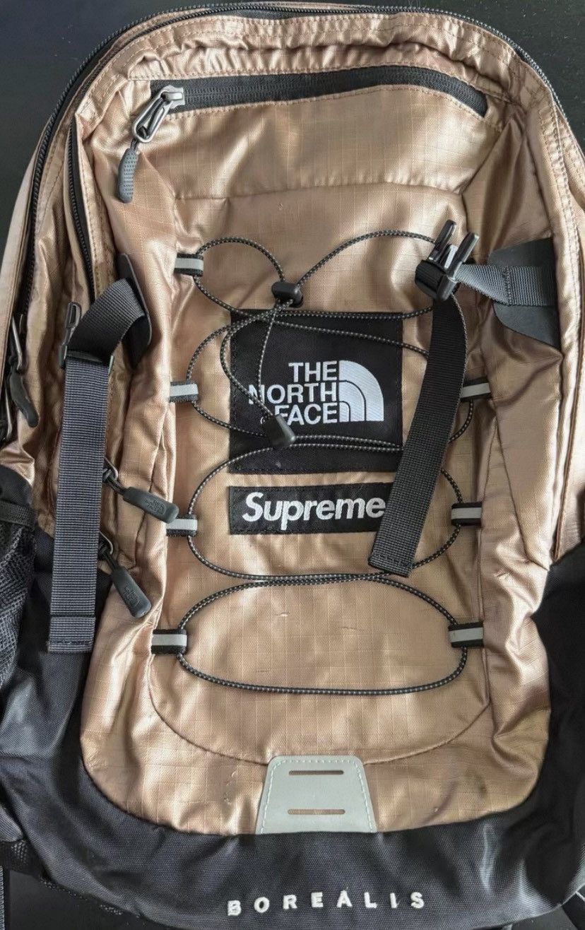 north face backpack gold zipper The Berkeley Daypack, OS, TNF Black/Mineral Gold-NPF specific fit that is comfortable and supportive Gold North Face Backpack The