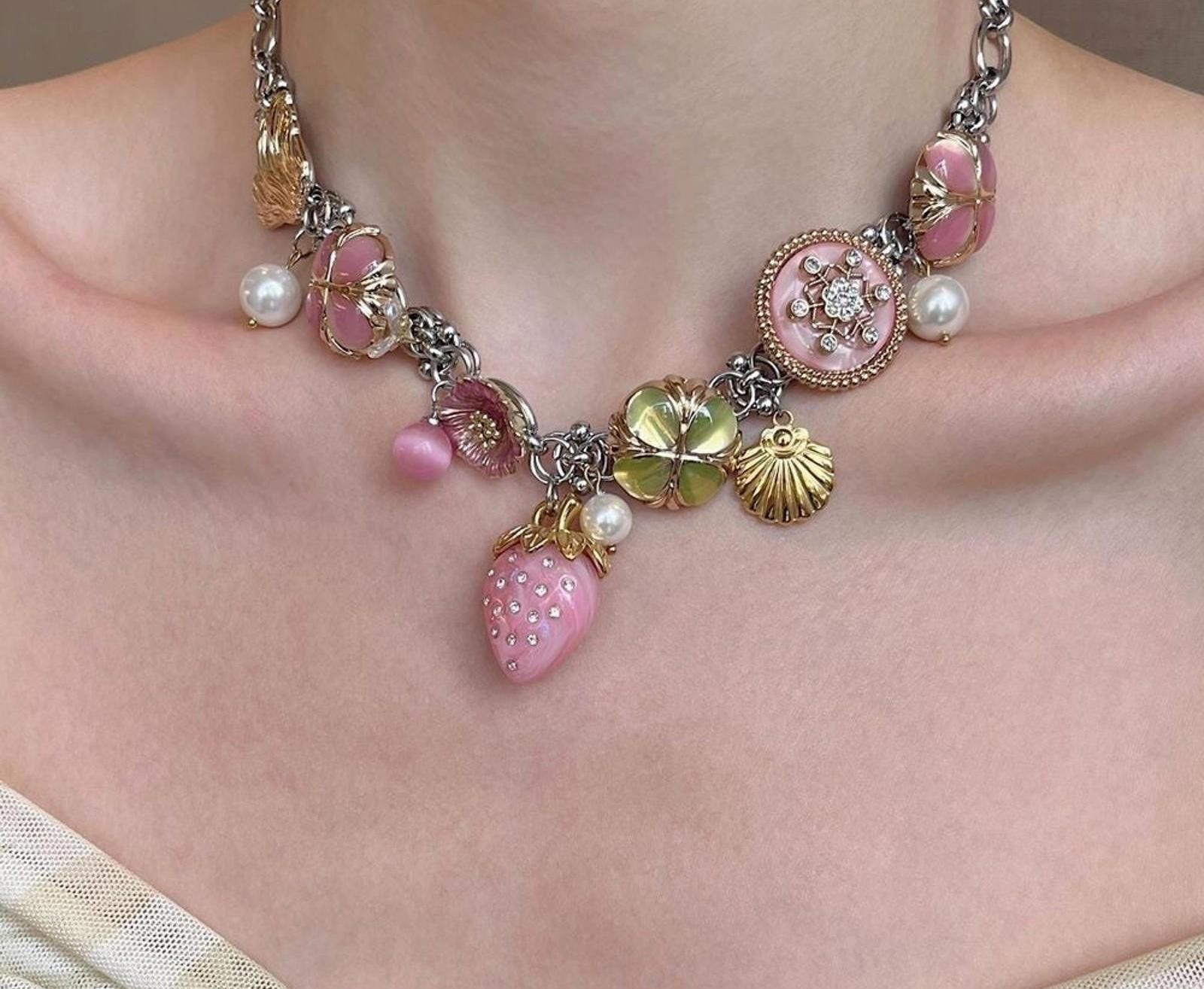 Jewelry Strawberry Pearl Necklace – Flower Pendant, Spicy Fit Size ONE SIZE - 4 Thumbnail