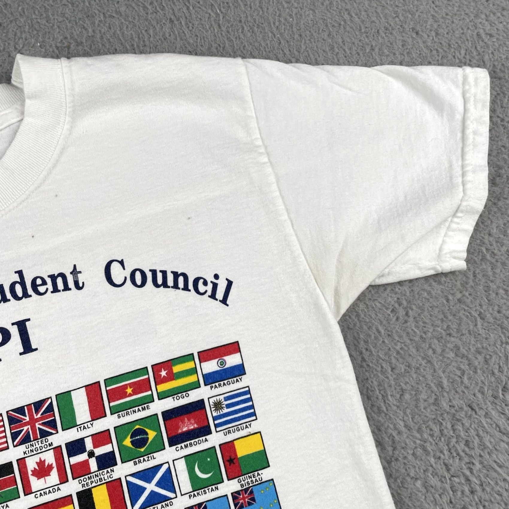 Port & Company VINTAGE Port & Company White Shirt T-Shirt Crew Neck Short Sleeve S Men's World Flags 90s Y2k Travel Abroad Culture Ships Planes Size US S / EU 44-46 / 1 - 7 Thumbnail