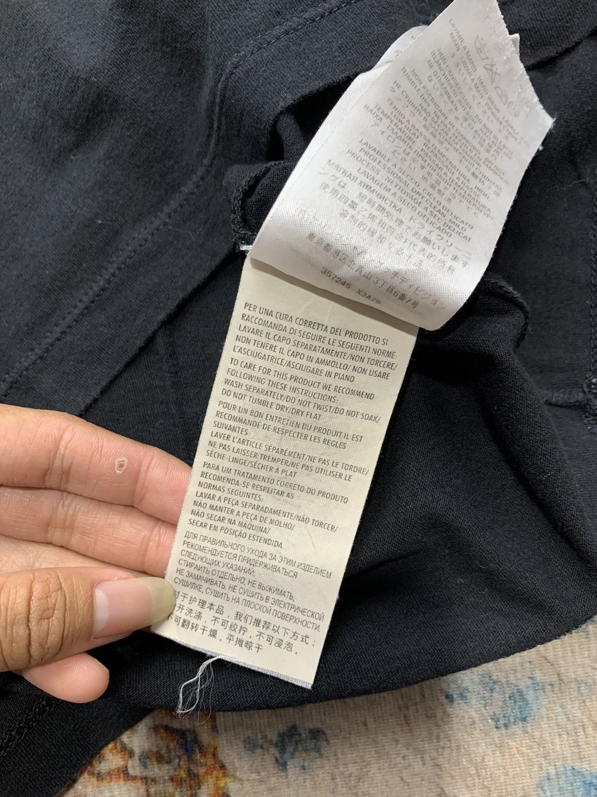 Gucci Gucci Vneck T-Shirt Size US S / EU 44-46 / 1 - 6 Thumbnail
