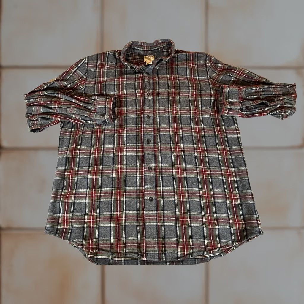 Vintage LL Bean Plaid Flannel Shirt Mens XL Long Sleeve Button-Front Cotton Grea y Pockets Button-Down Collar 100% Cotton Vintage No Size US XL / EU 56 / 4 - 1 Thumbnail