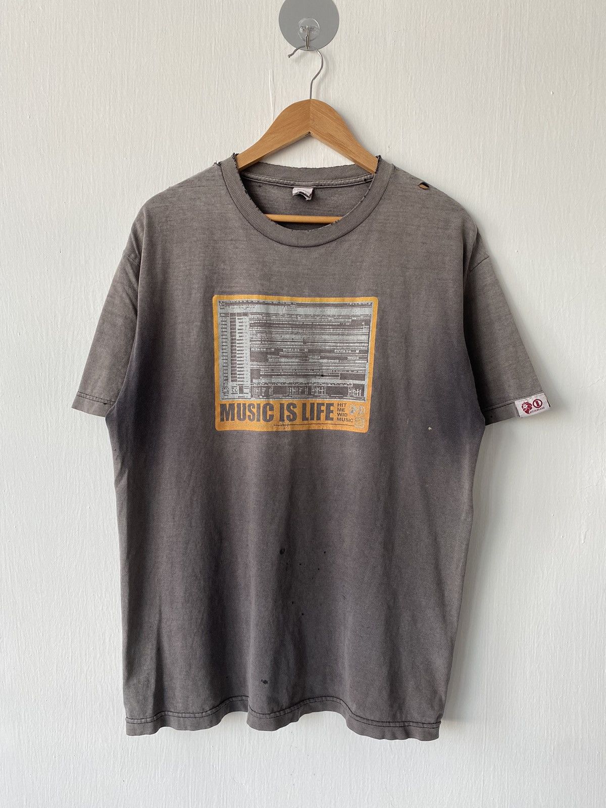 Vintage Vintage Nesta T-shirt Size US L / EU 52-54 / 3 - 1 Thumbnail