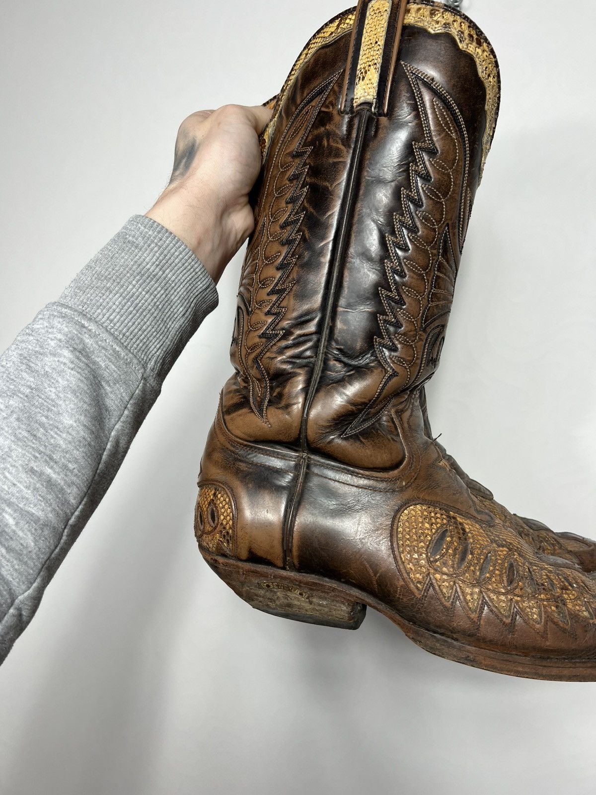 Vintage Vintage SENDRA Cowboy Leather Print Hand Tooled Boots Shoes Size US 10 / EU 43 - 2 Thumbnail