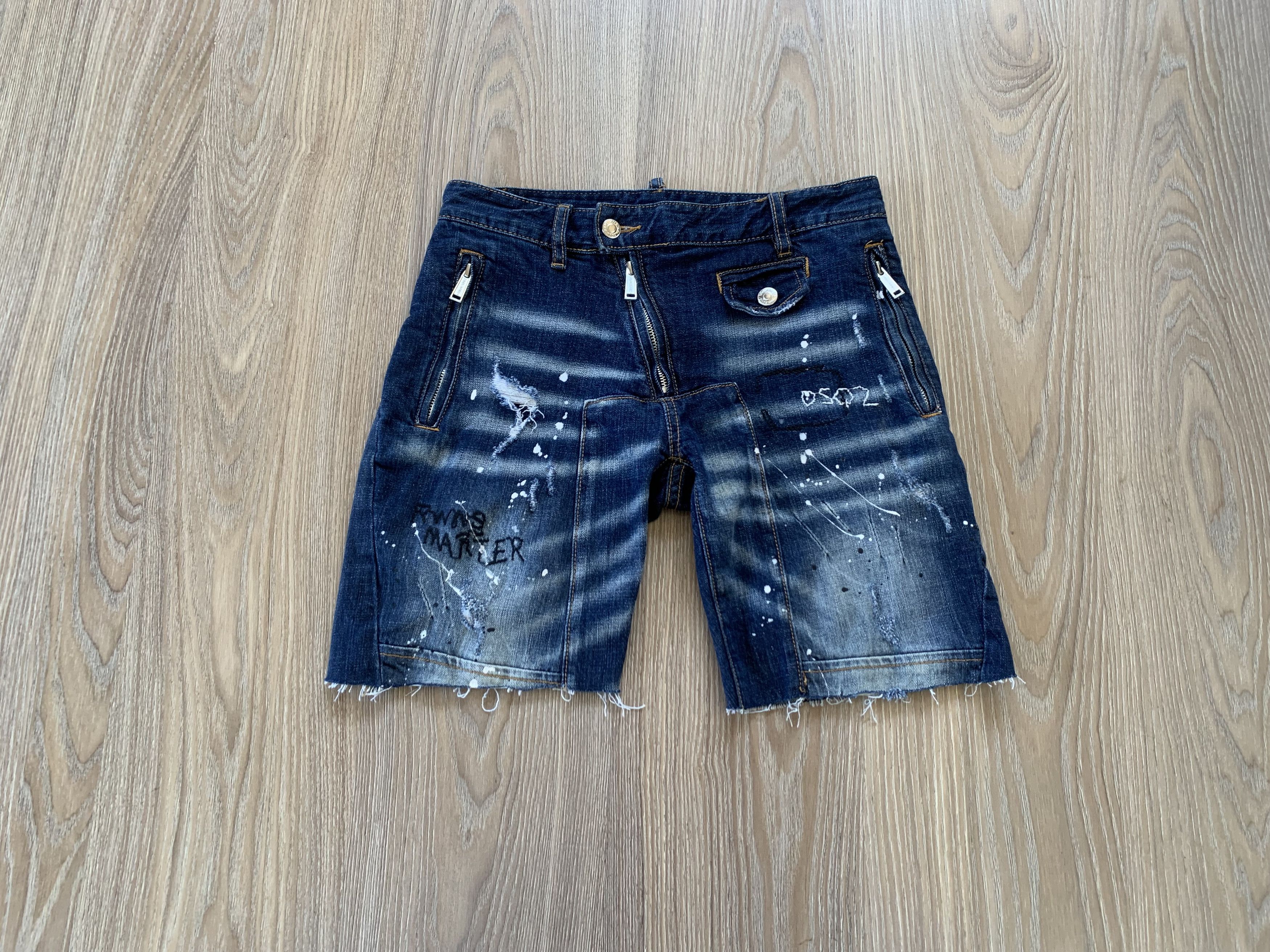 Dsquared2 Rare Dsquared2 Distressed Denim Shorts Size US 30 / EU 46 - 1 Thumbnail