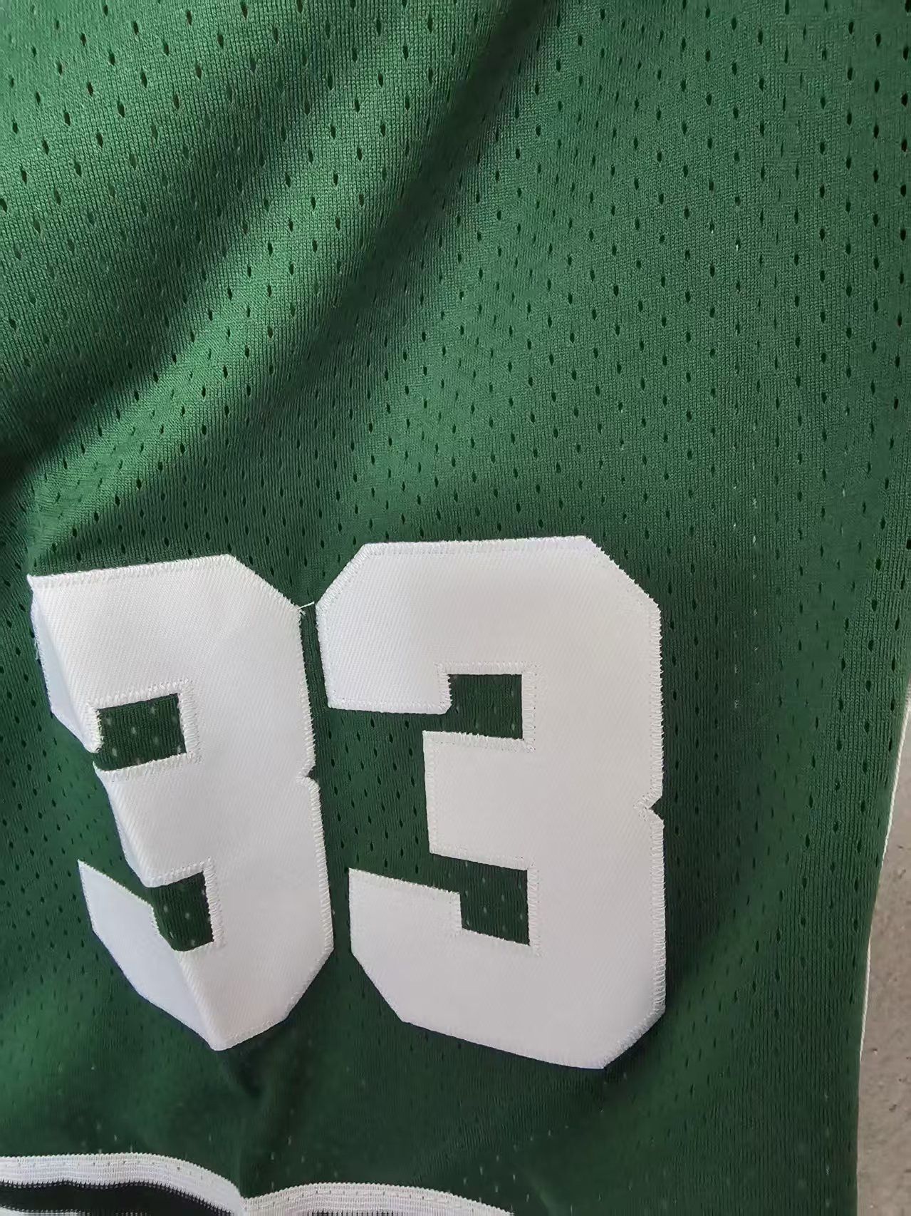 NBA Boston Celtics 33 Larry Bird Short XL Size US 36 / EU 52 - 5 Thumbnail